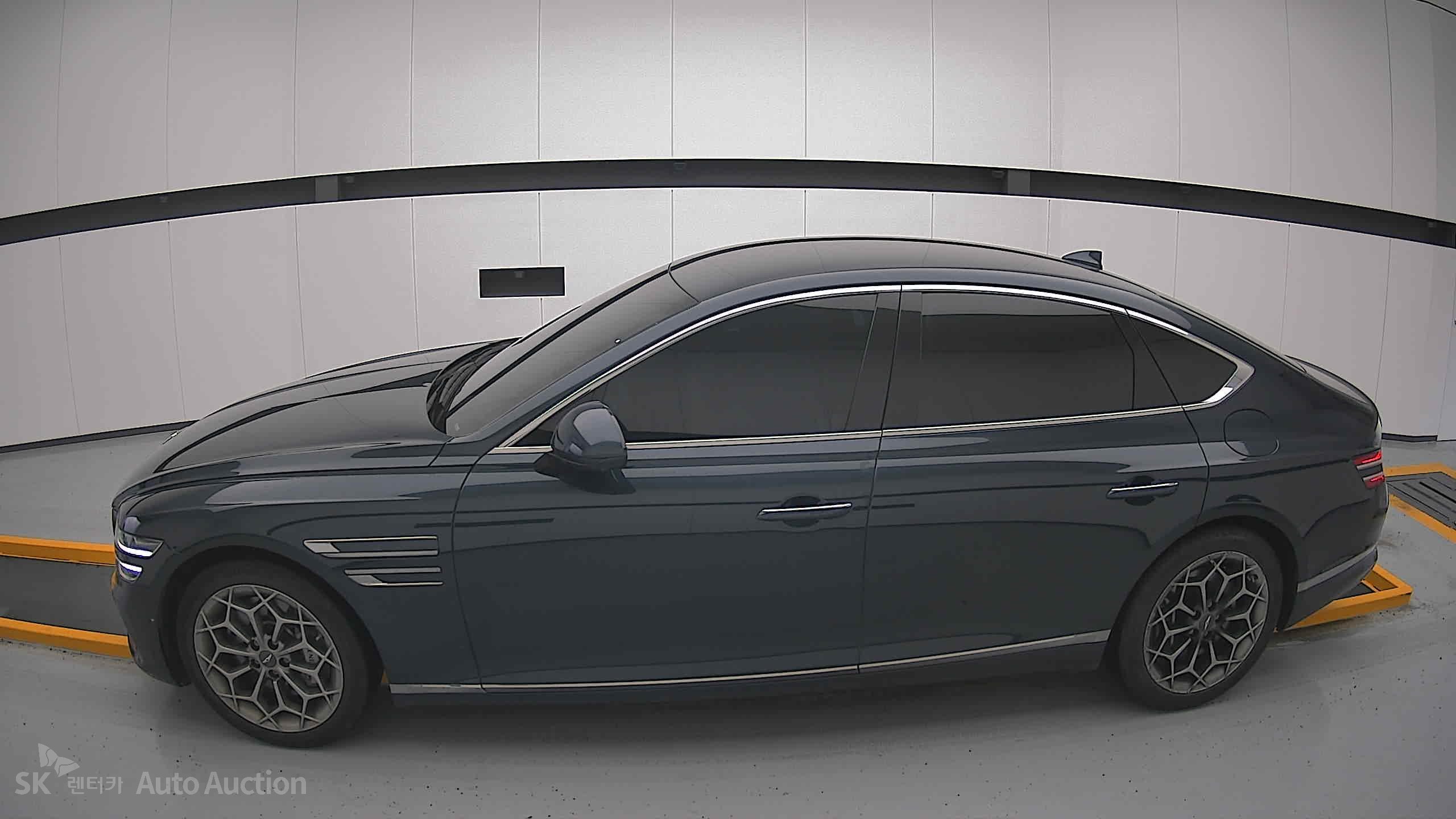 2022 - genesis g80