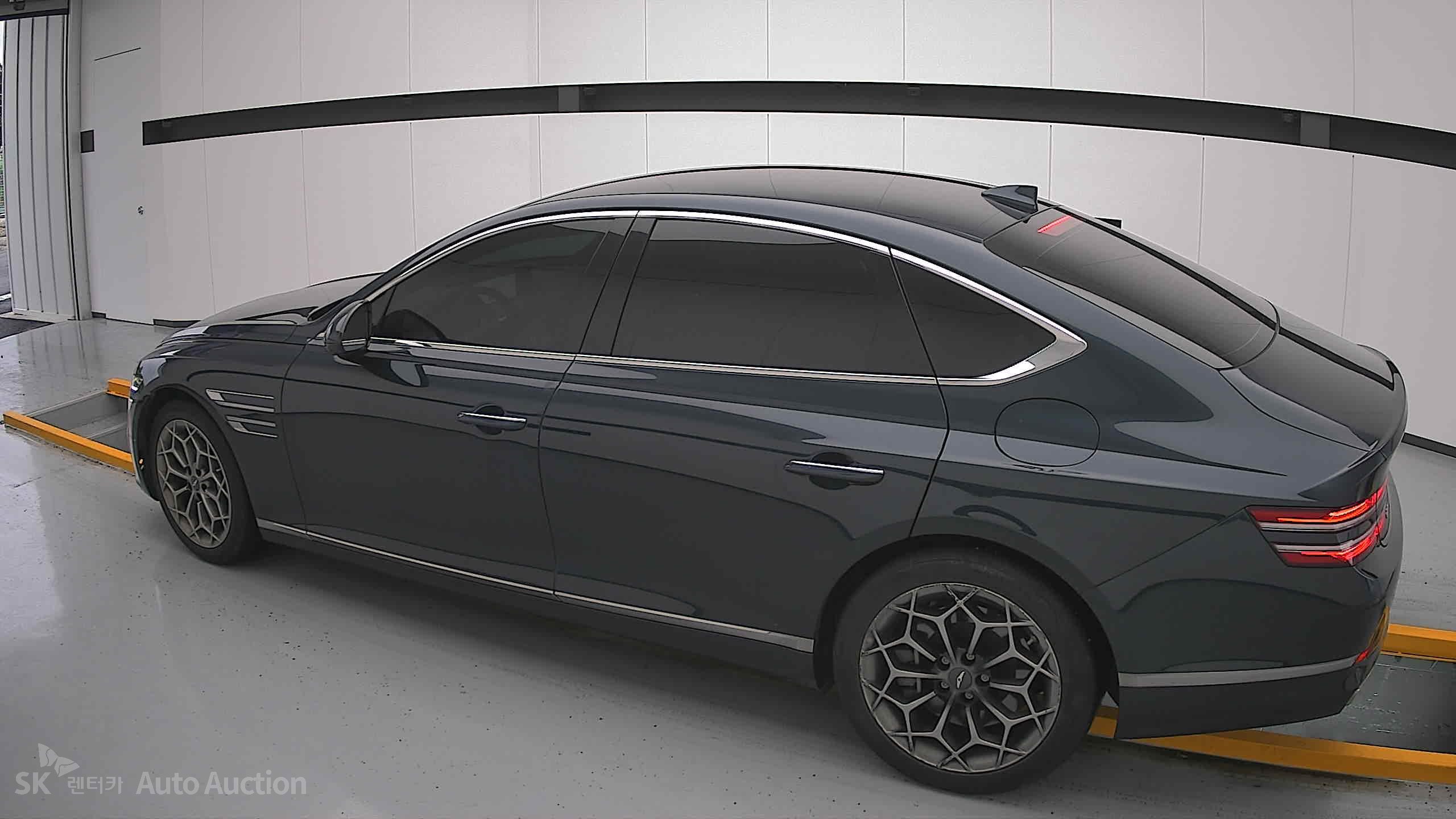 2022 - genesis g80