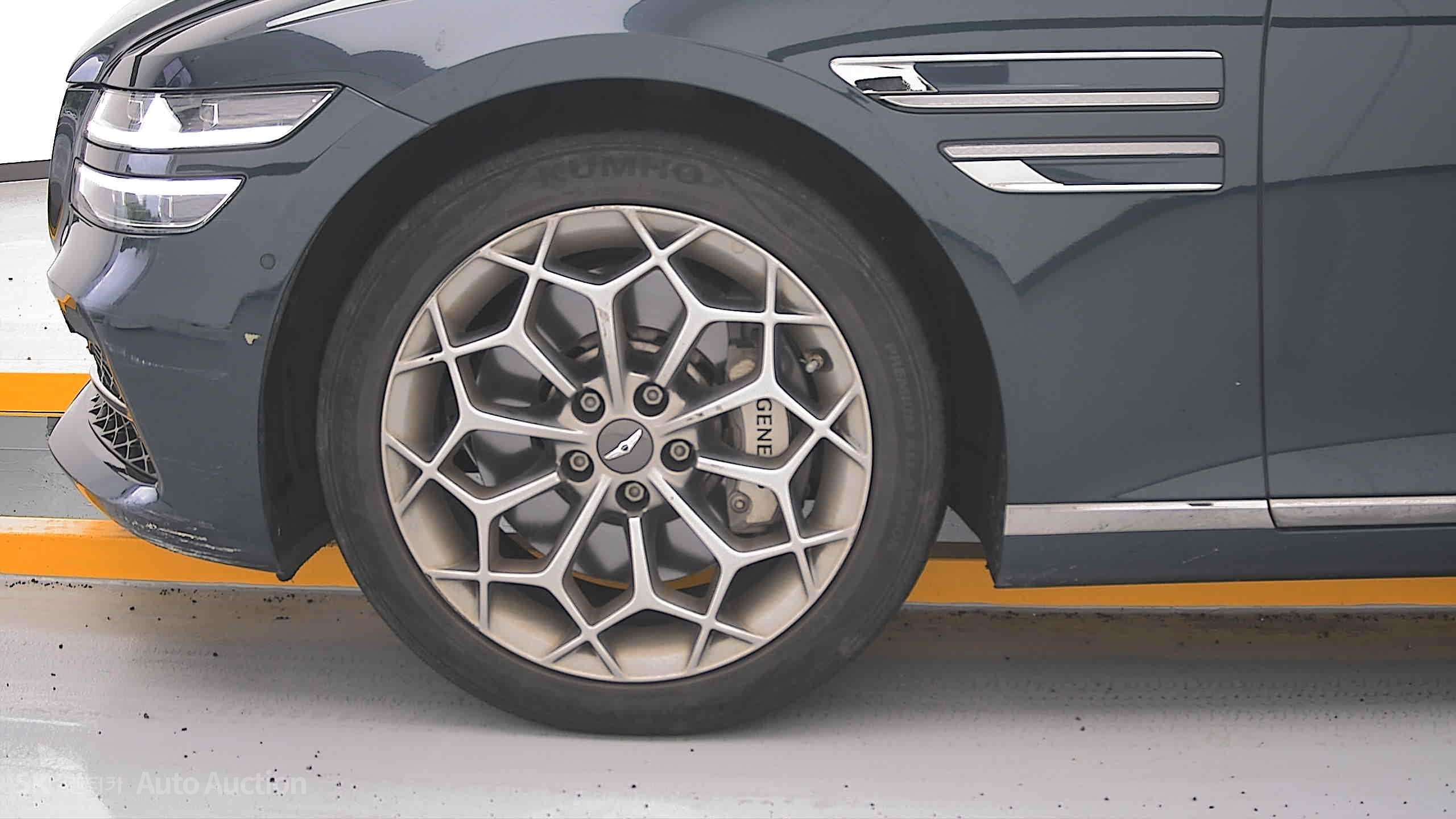 2022 - genesis g80