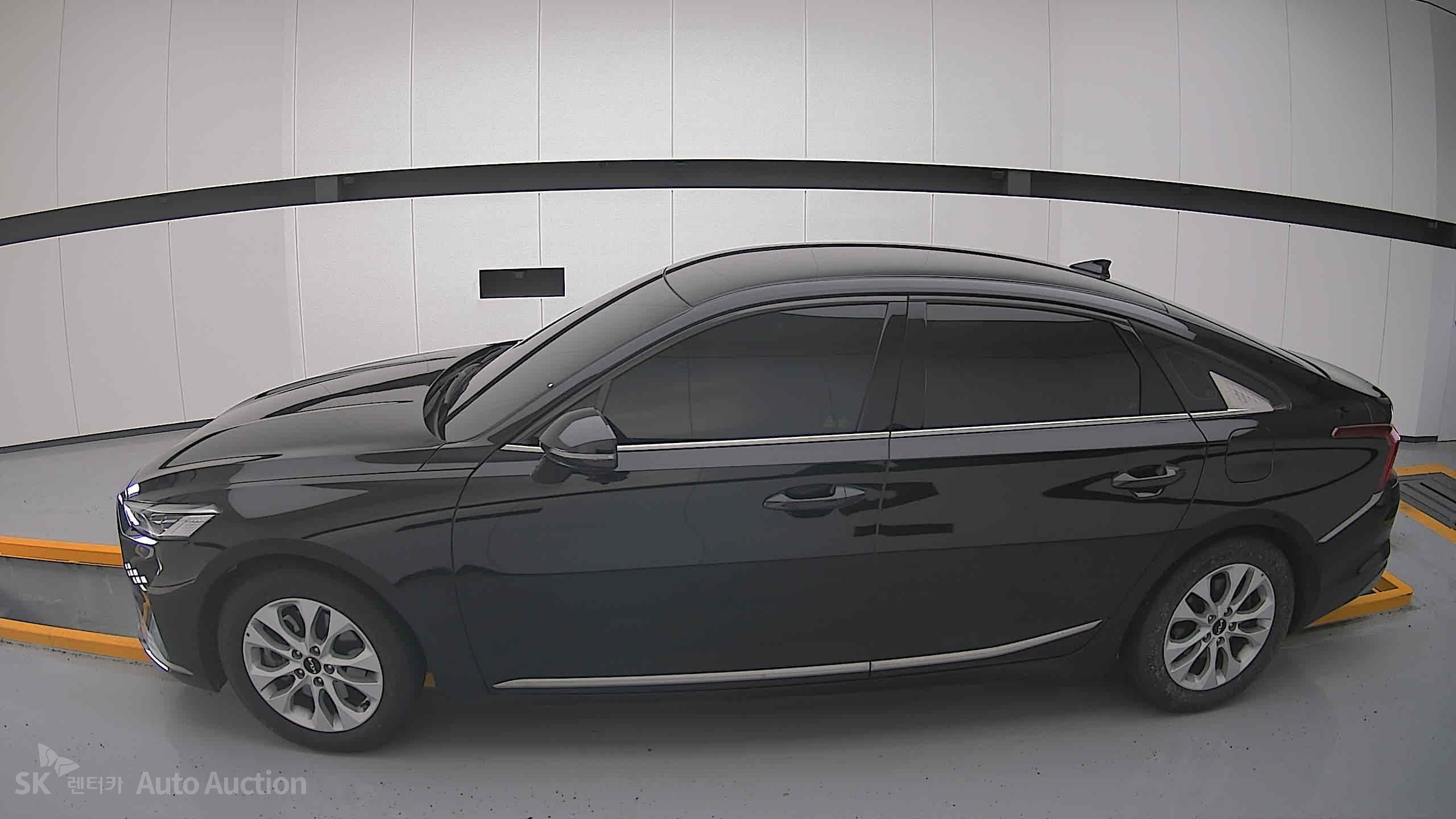 2022 - kia k8