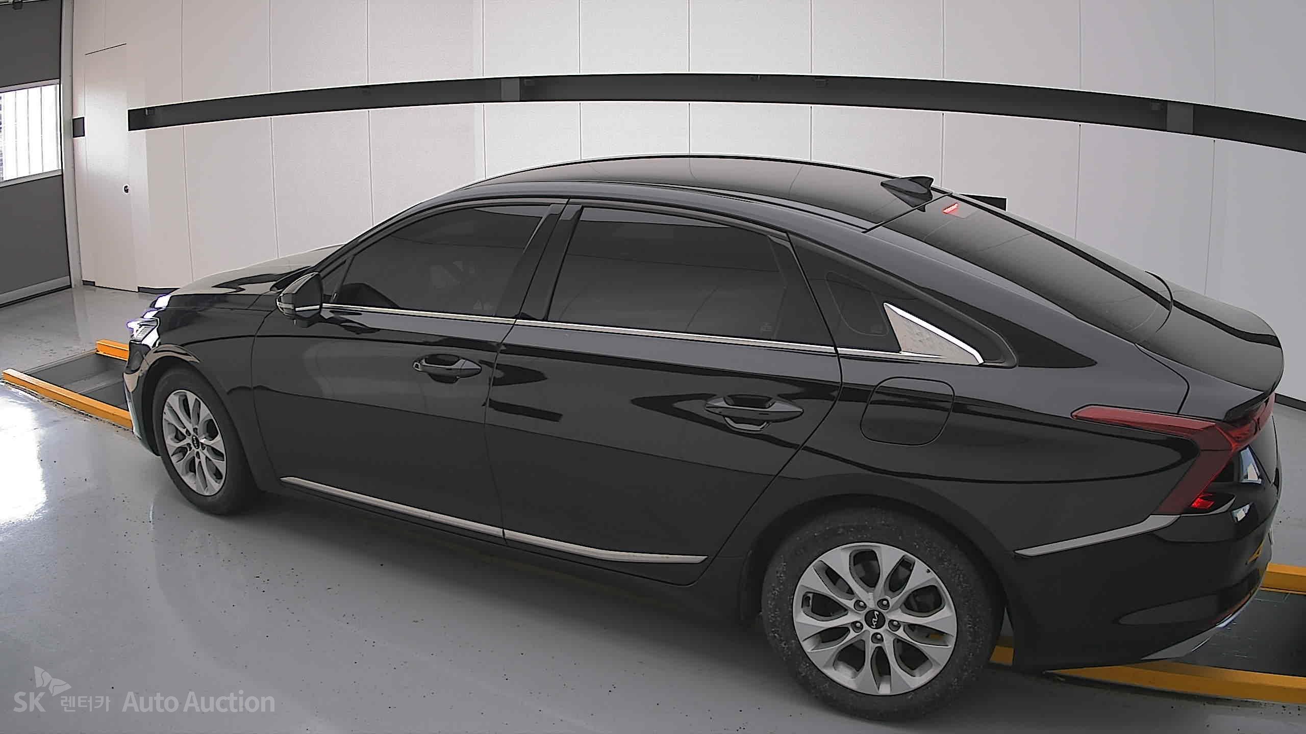 2022 - kia k8