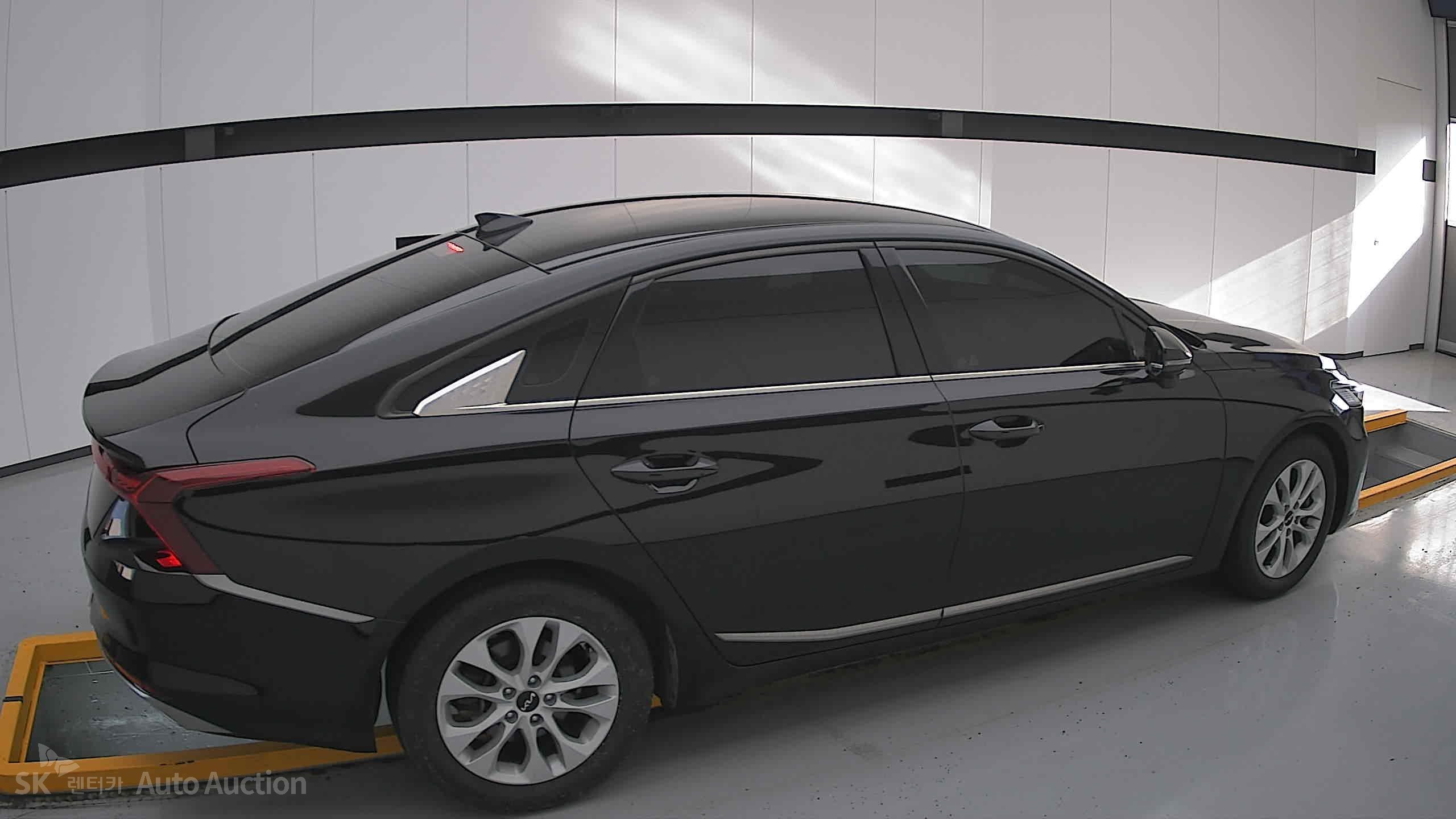 2022 - kia k8