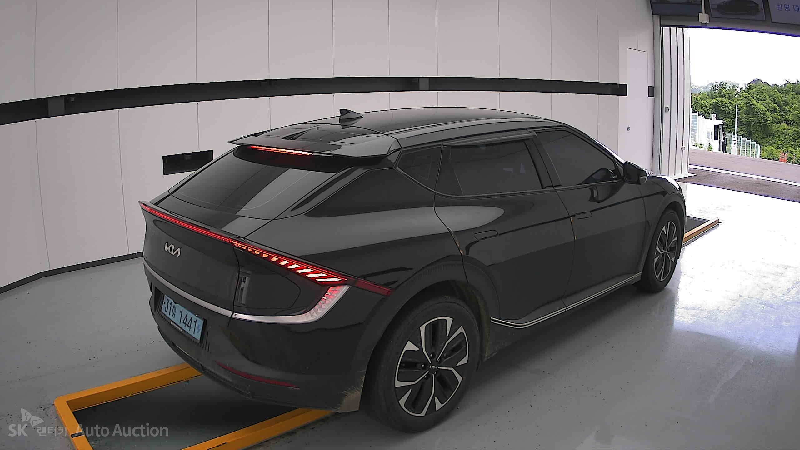 2022 - kia ev6