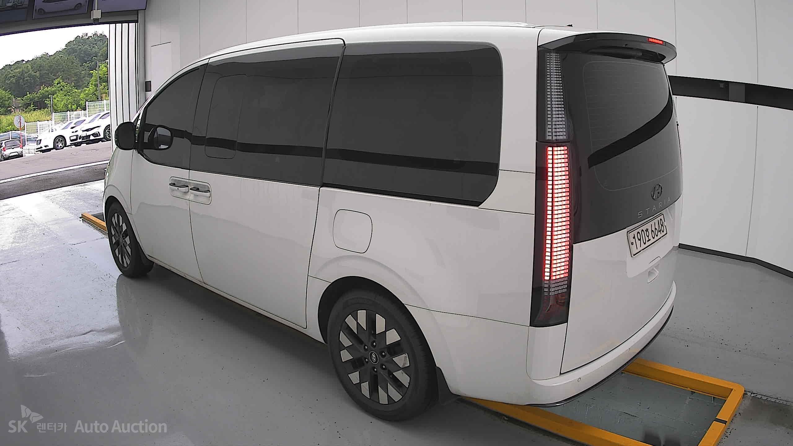 2022 - hyundai staria