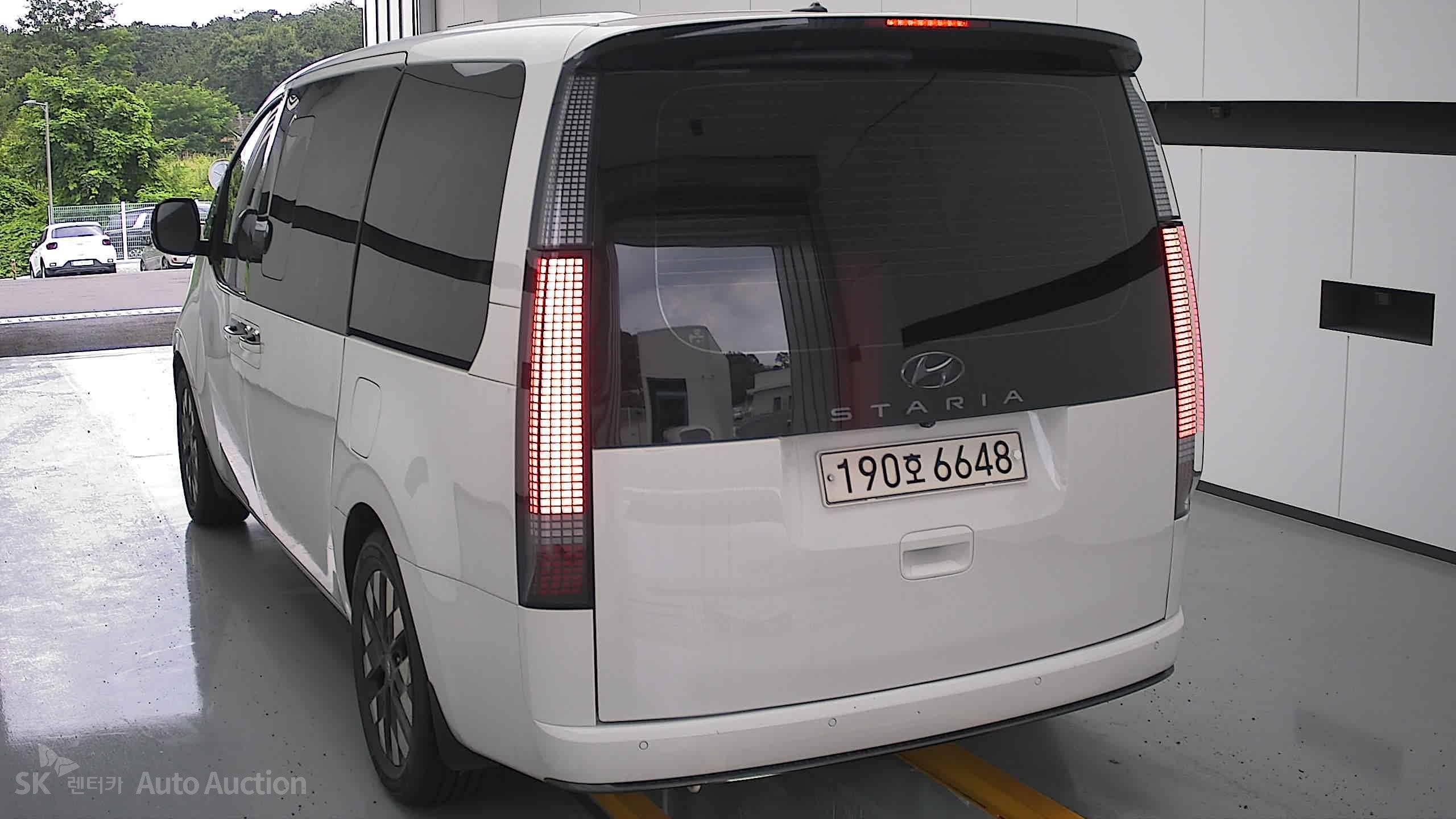 2022 - hyundai staria