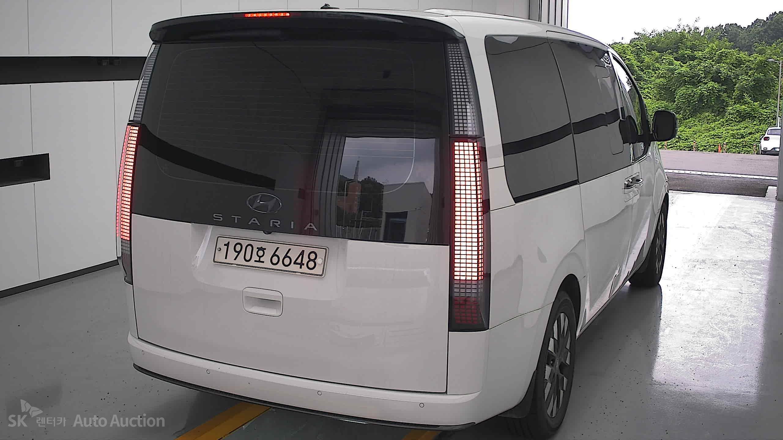 2022 - hyundai staria