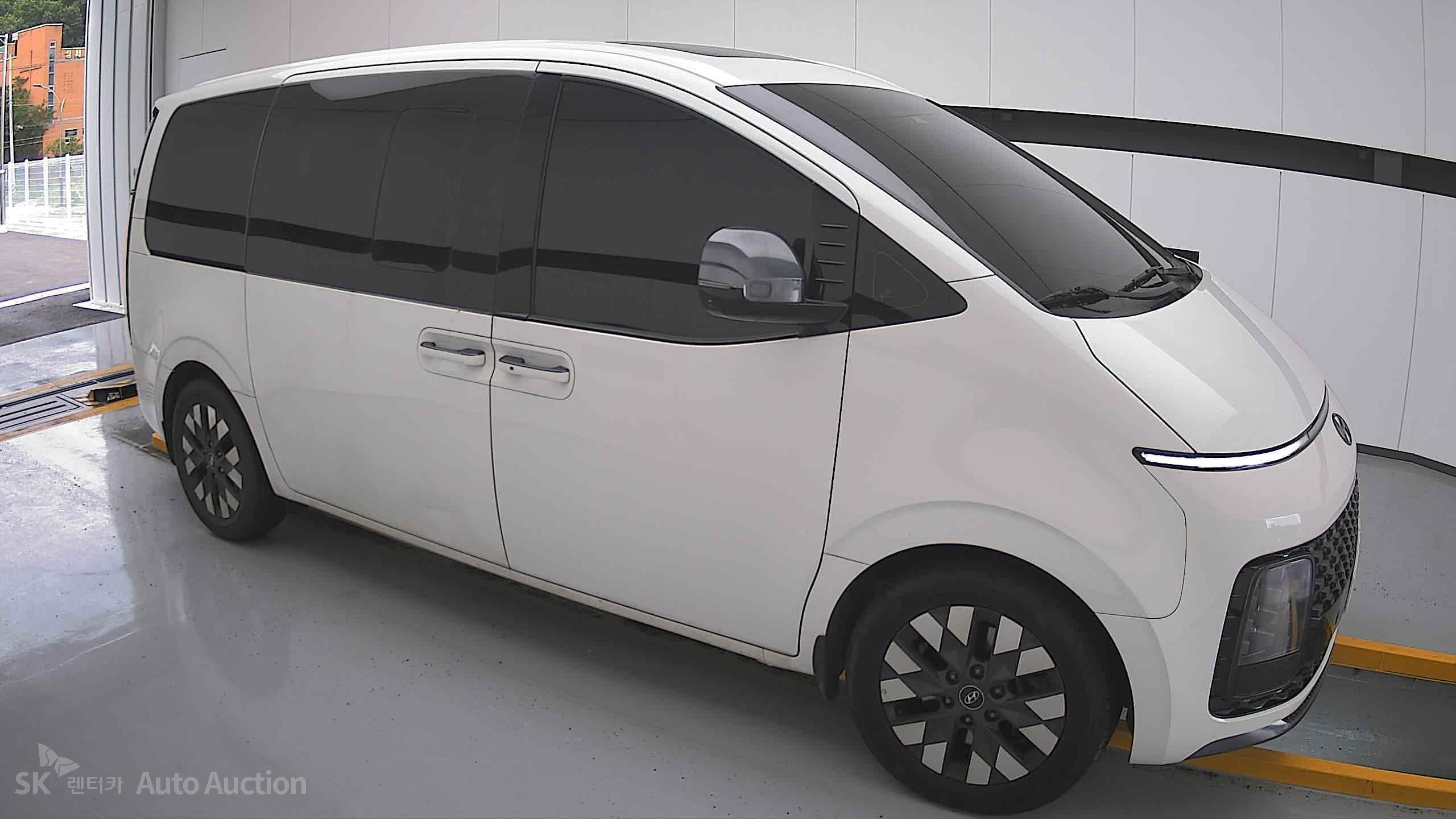 2022 - hyundai staria
