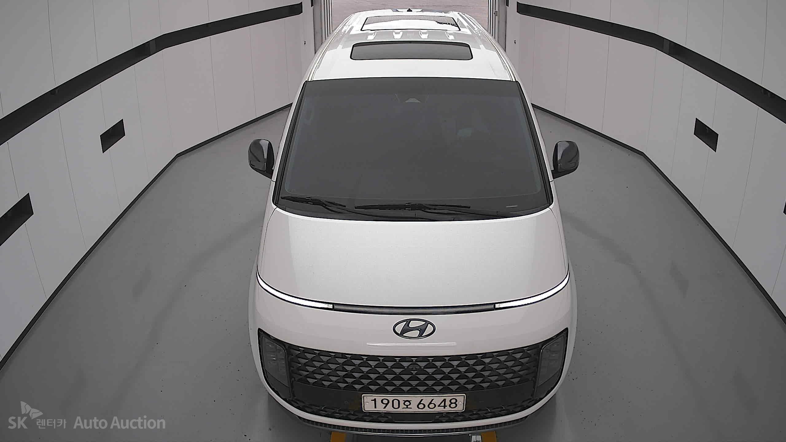 2022 - hyundai staria