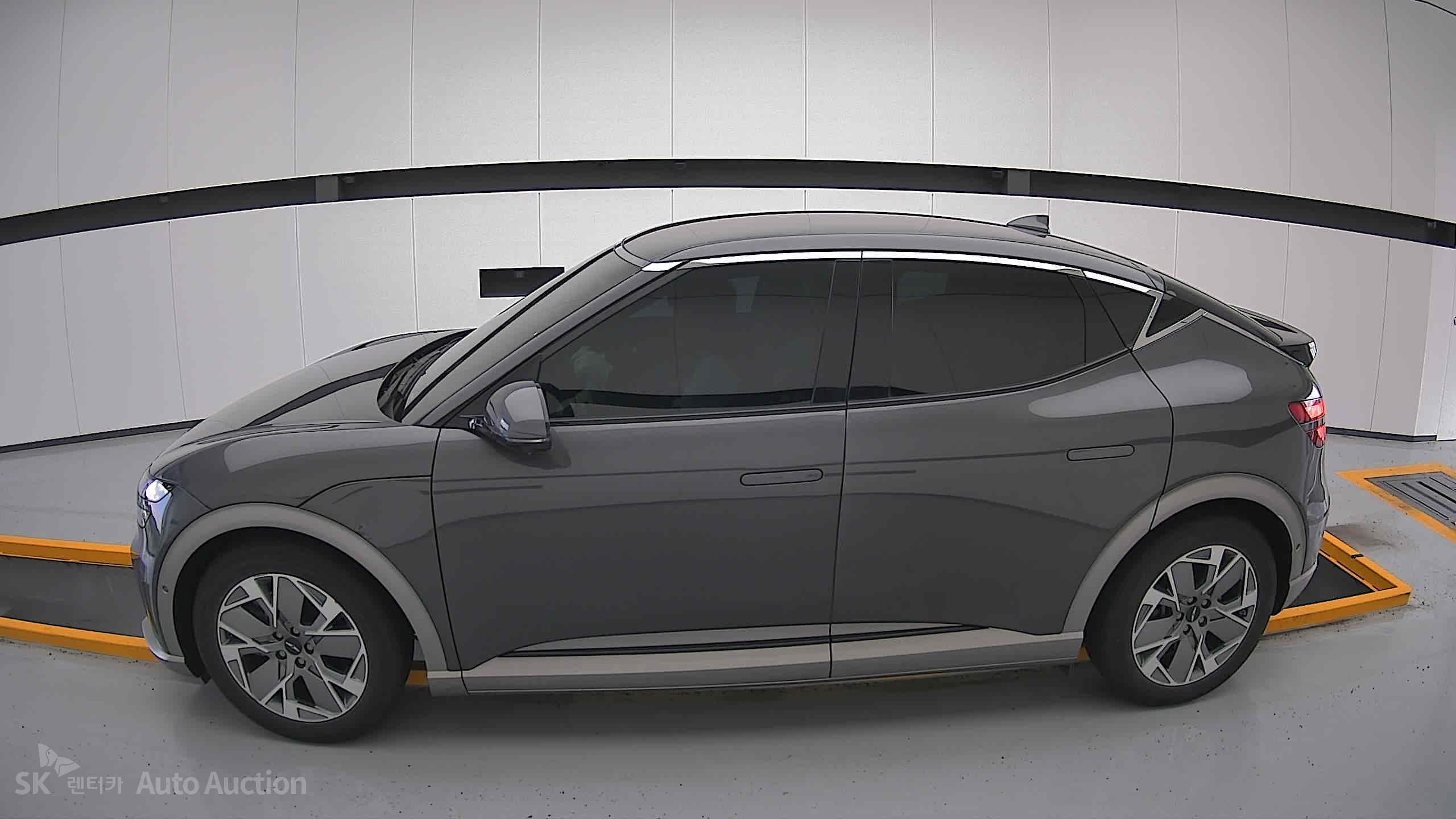 2022 - genesis gv60
