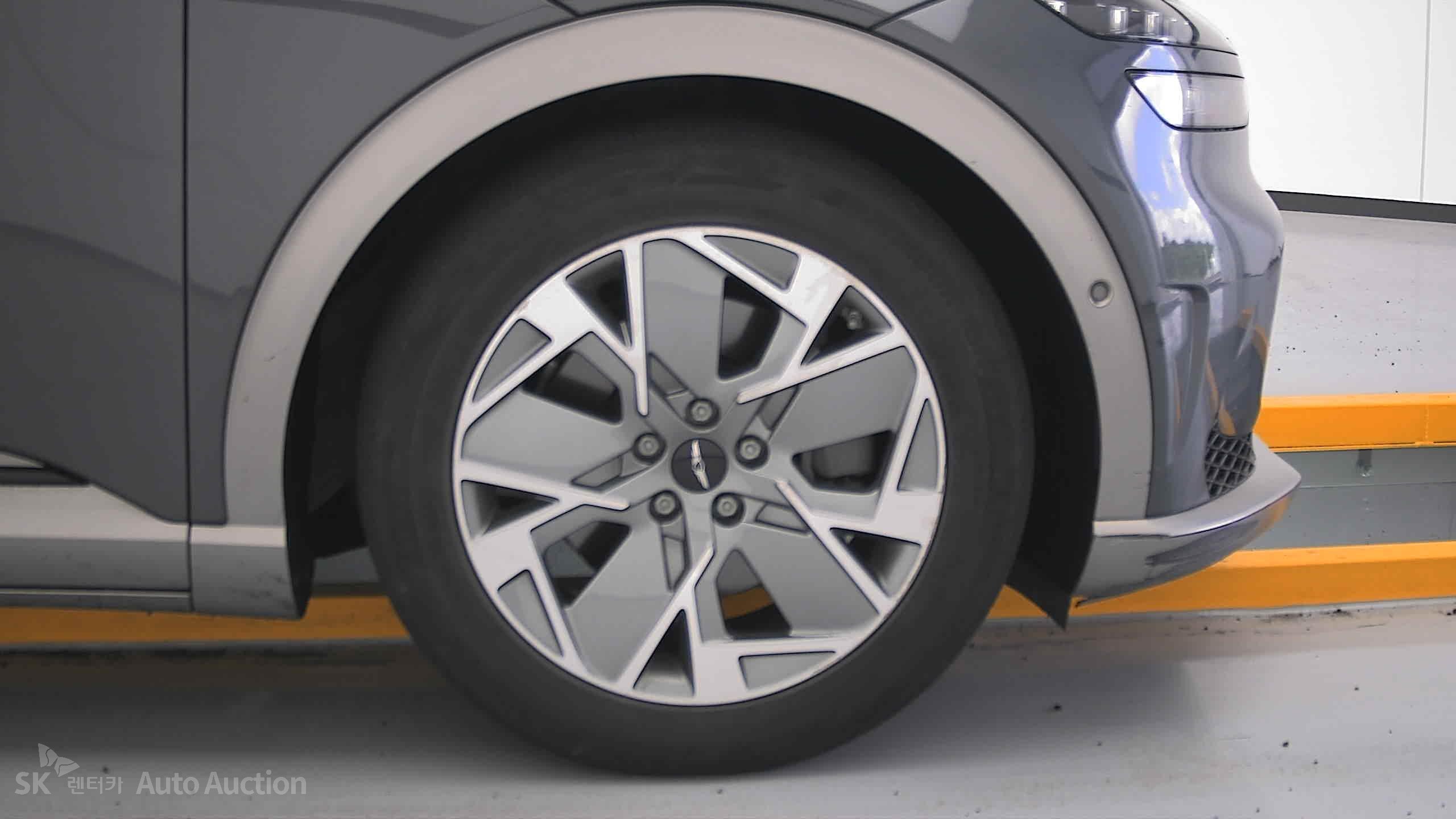 2022 - genesis gv60