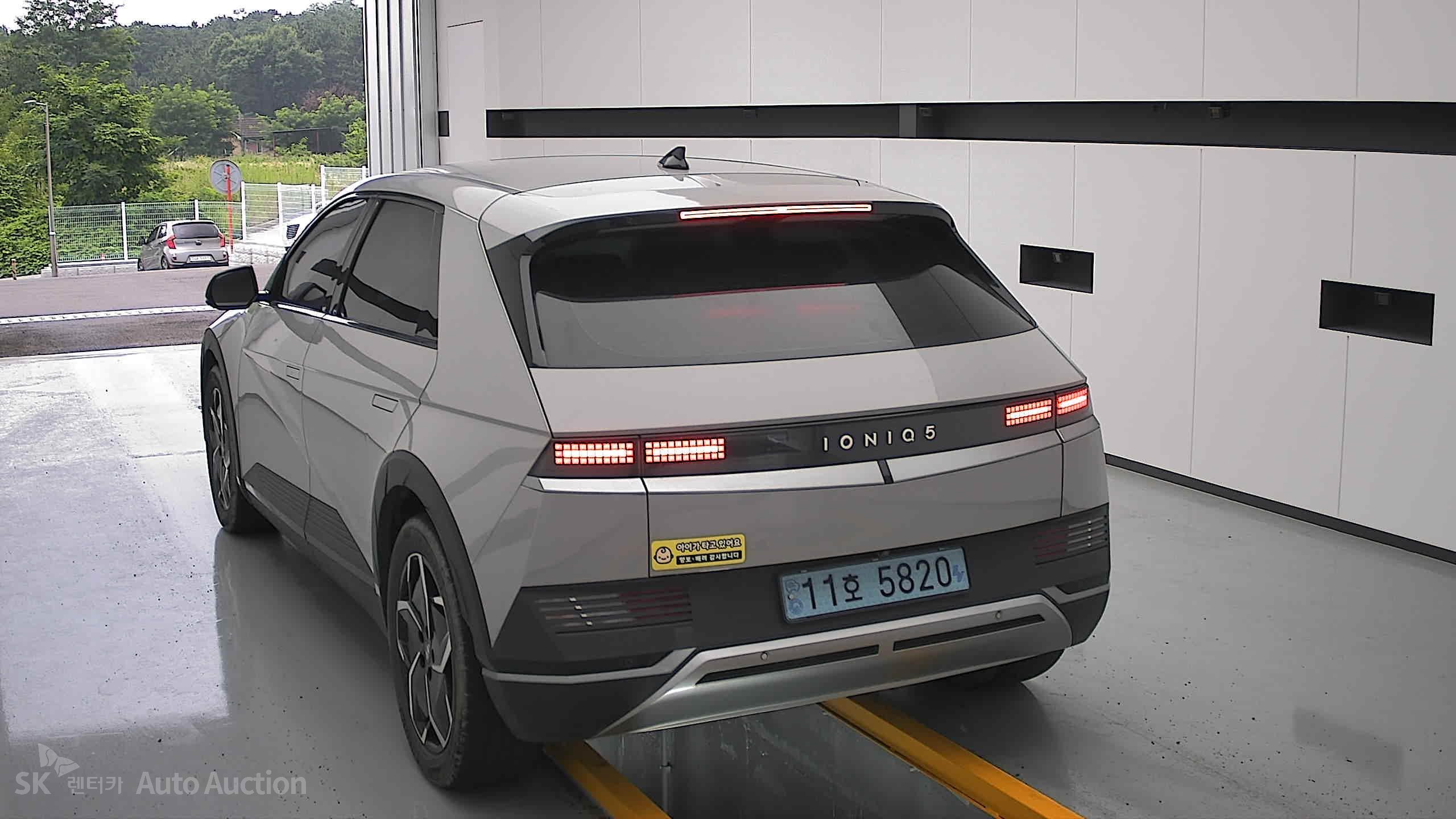 2022 - hyundai ioniq