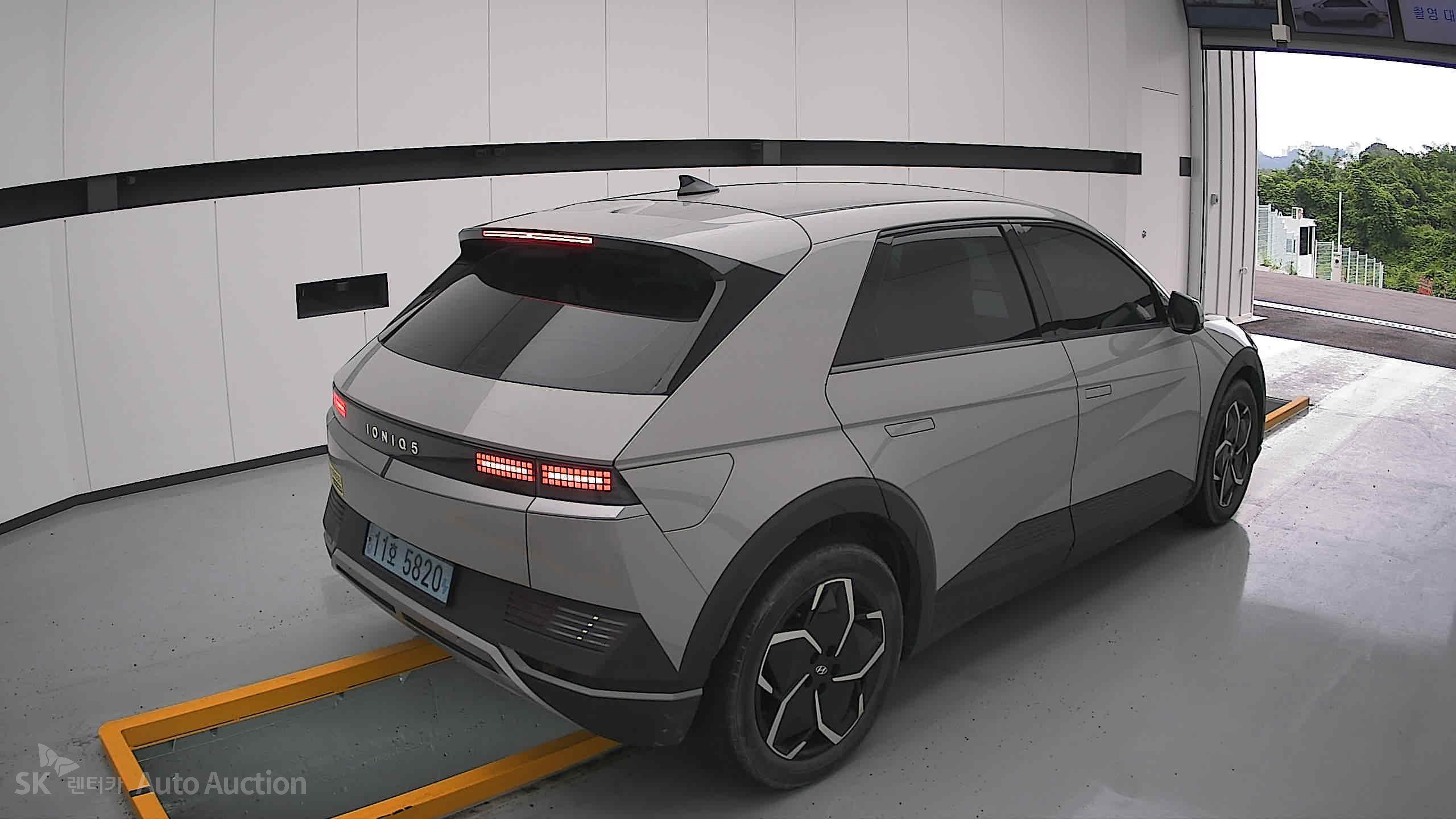 2022 - hyundai ioniq
