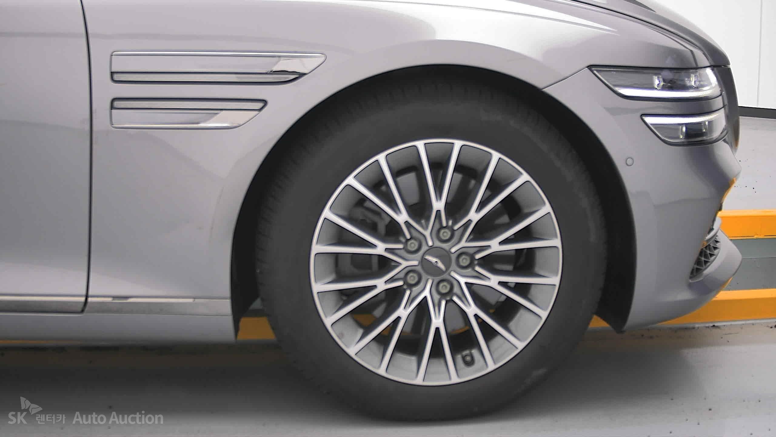 2022 - genesis g80