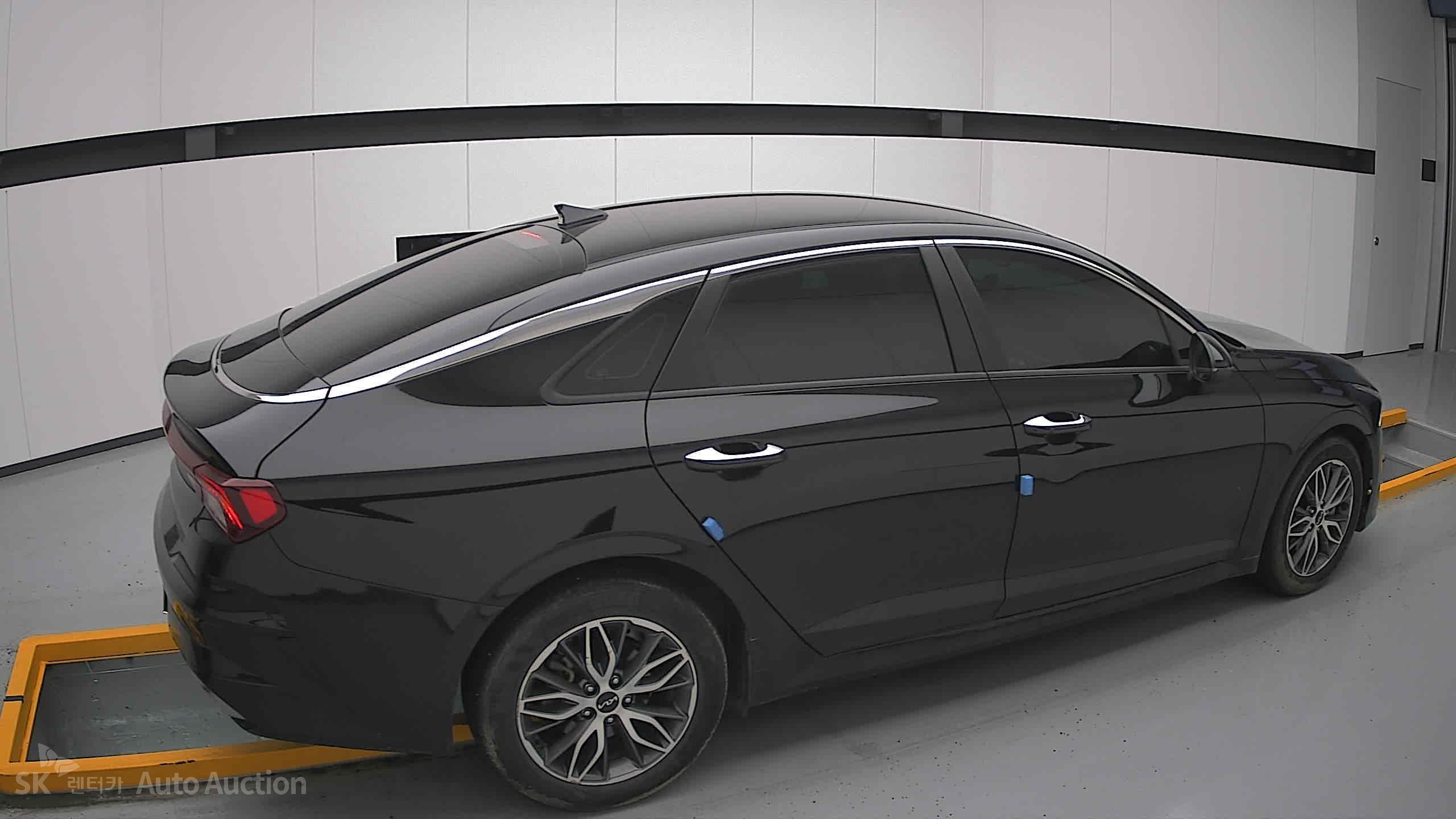 2022 - kia k5