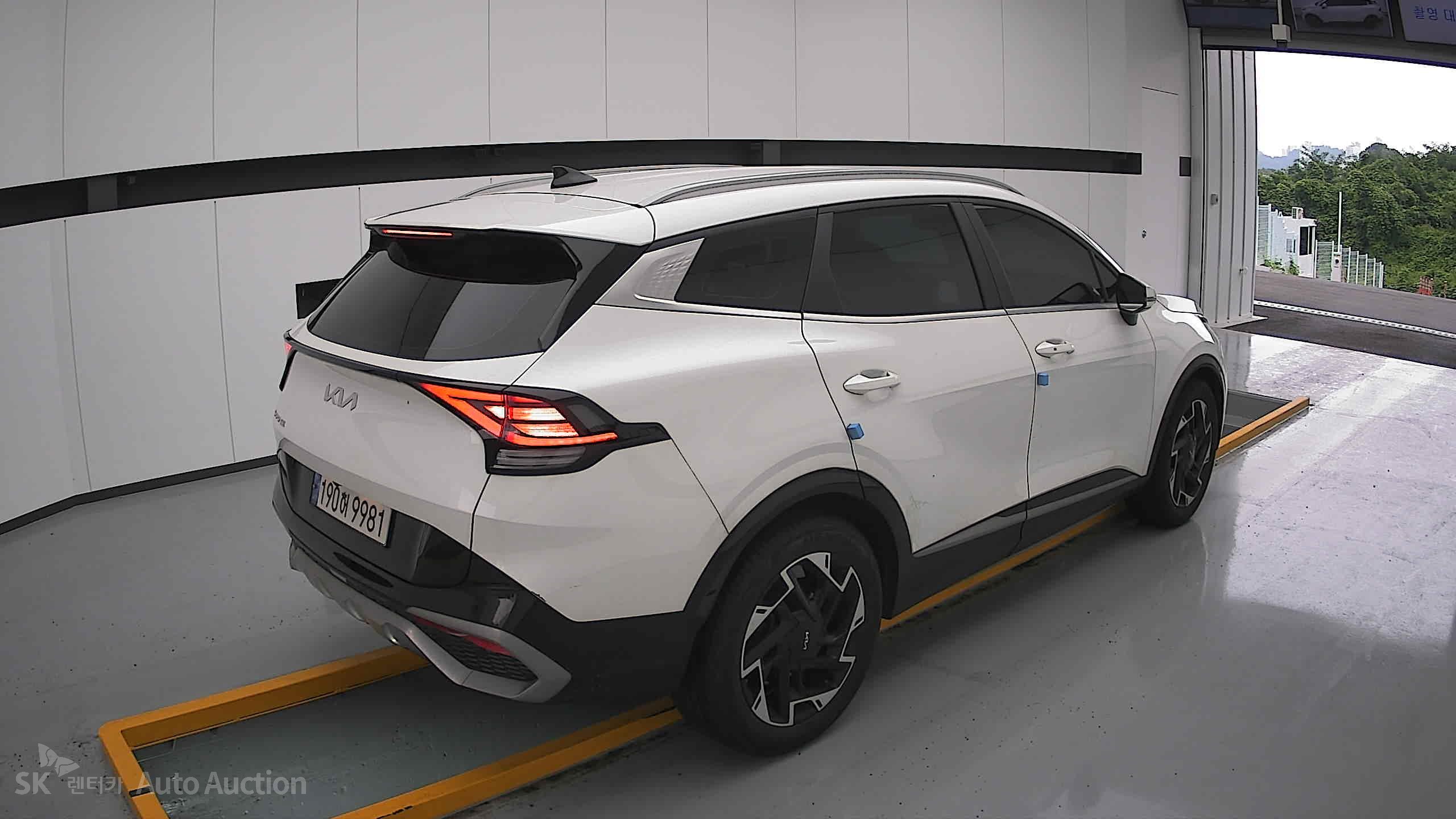 2023 - kia sportage