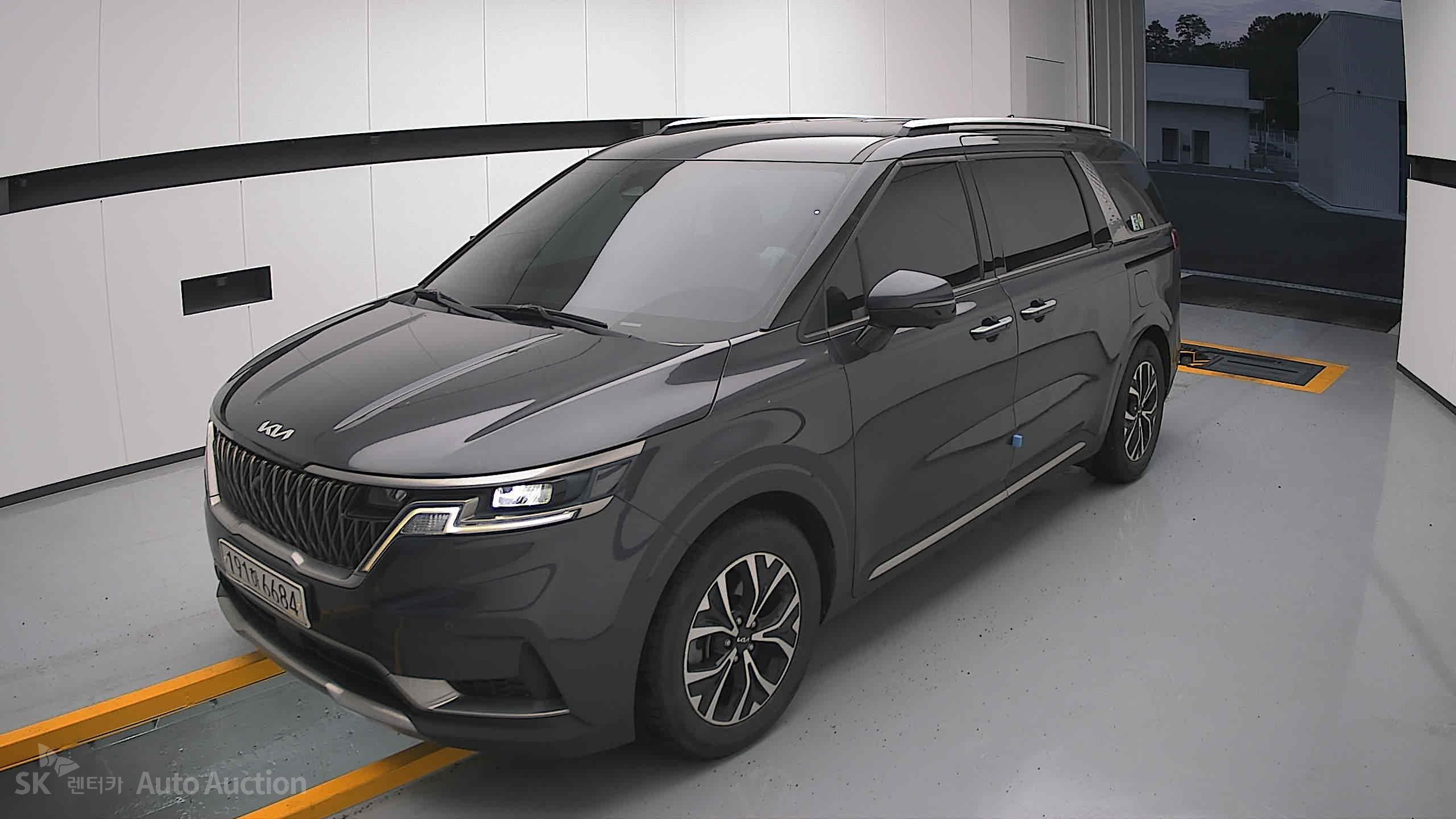 2022 - kia carnival