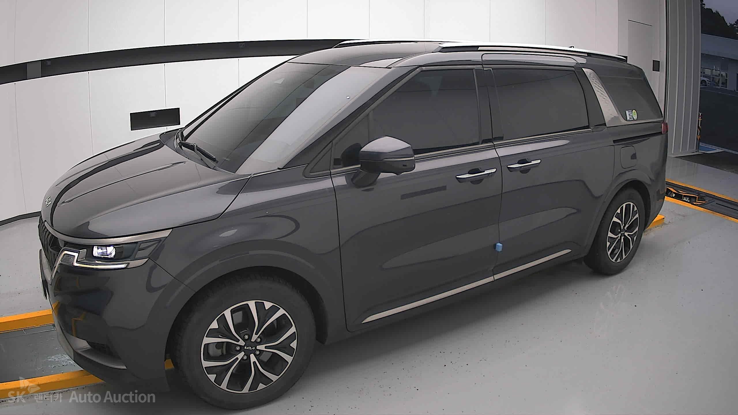 2022 - kia carnival