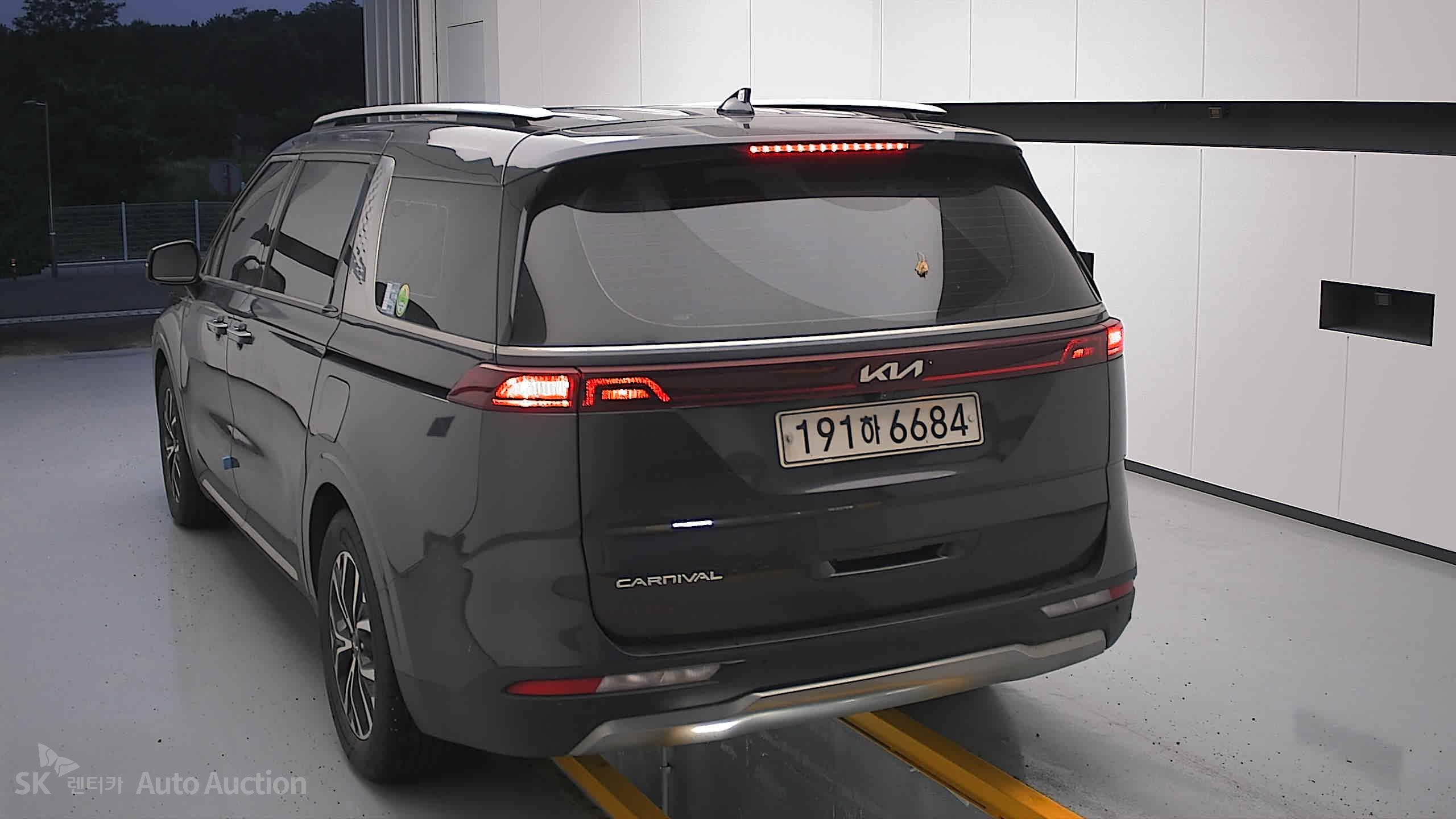 2022 - kia carnival