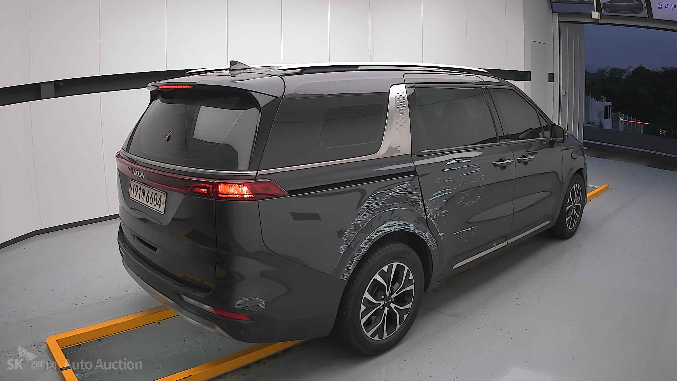 2022 - kia carnival
