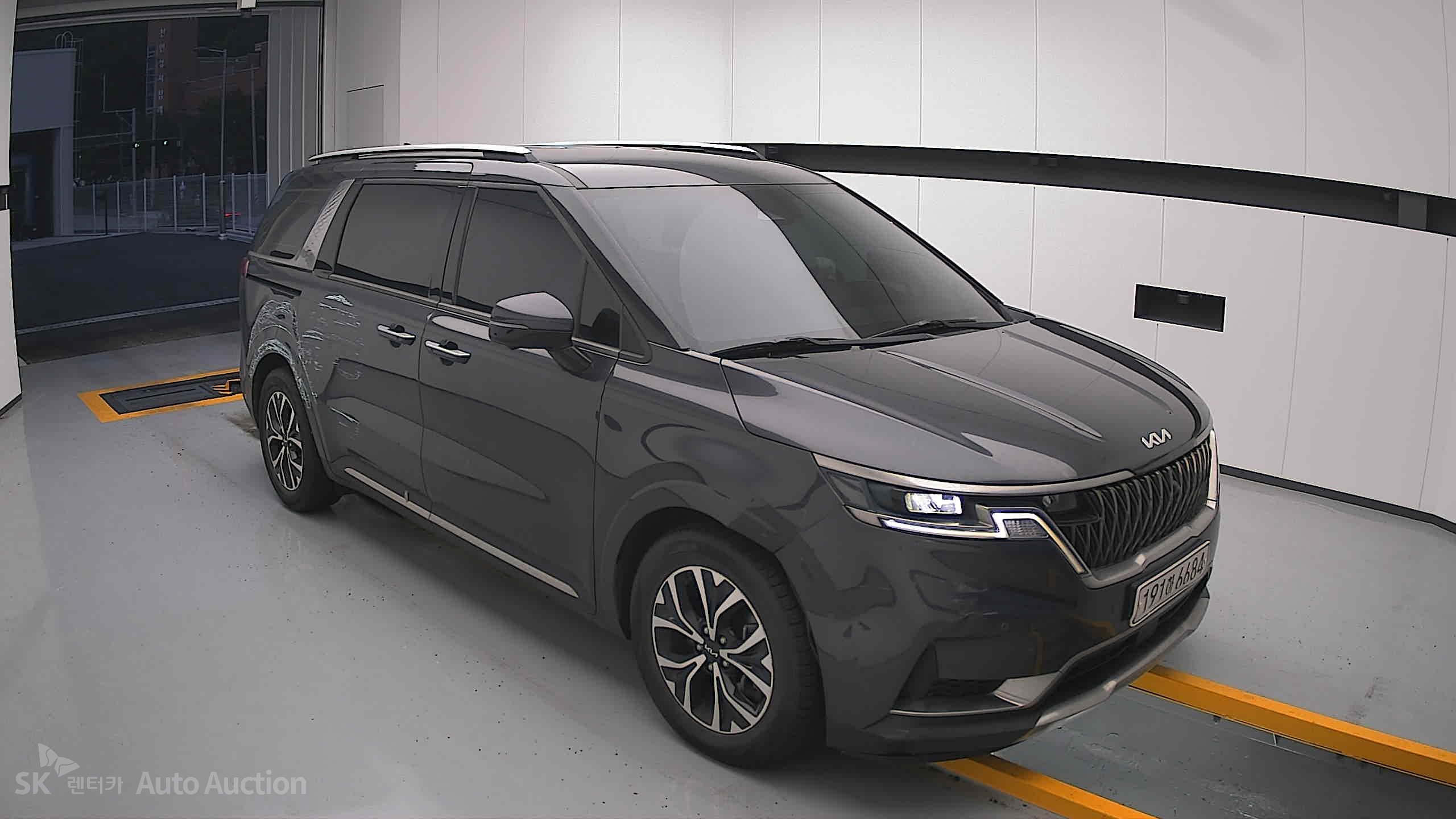 2022 - kia carnival