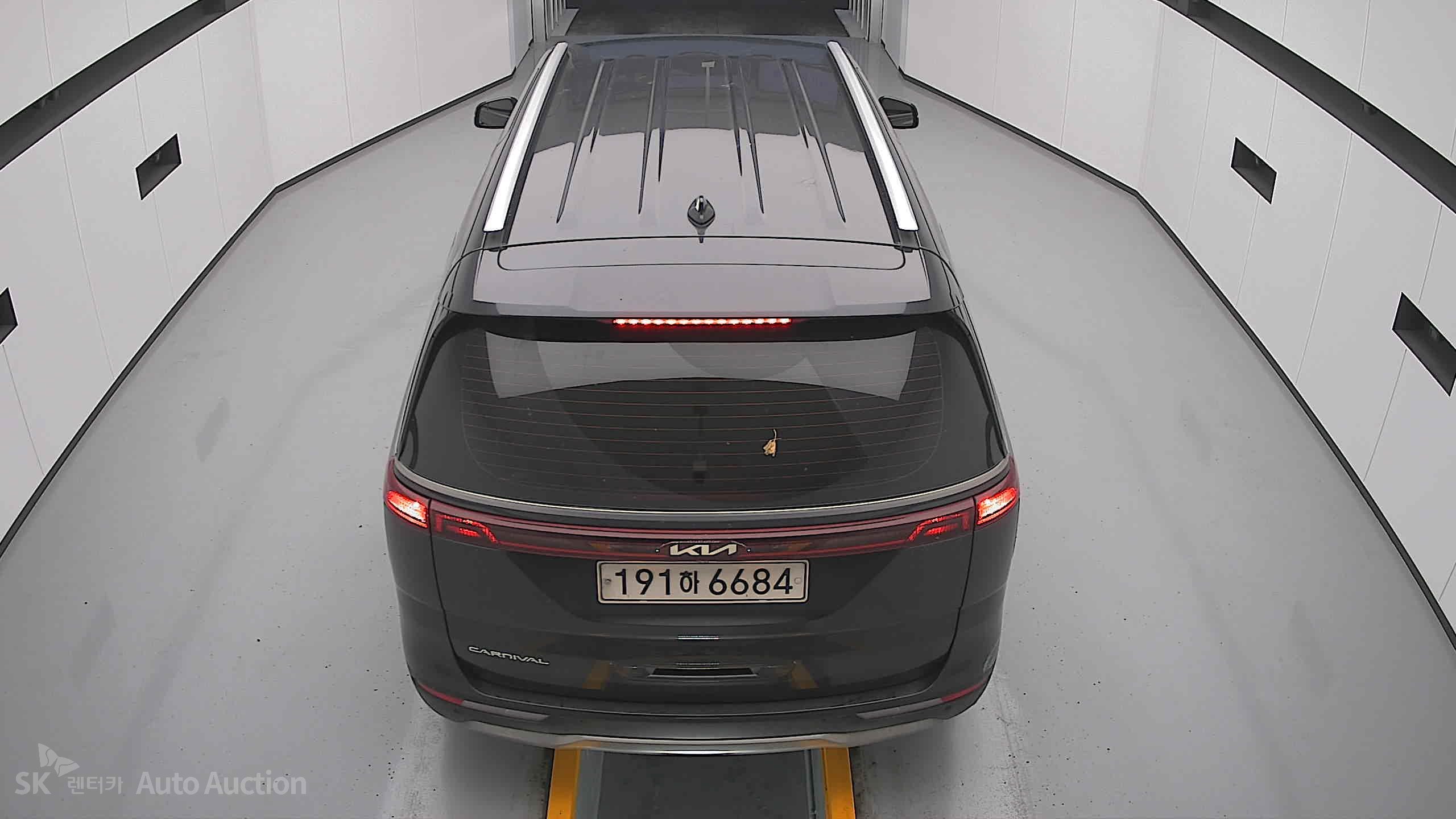 2022 - kia carnival