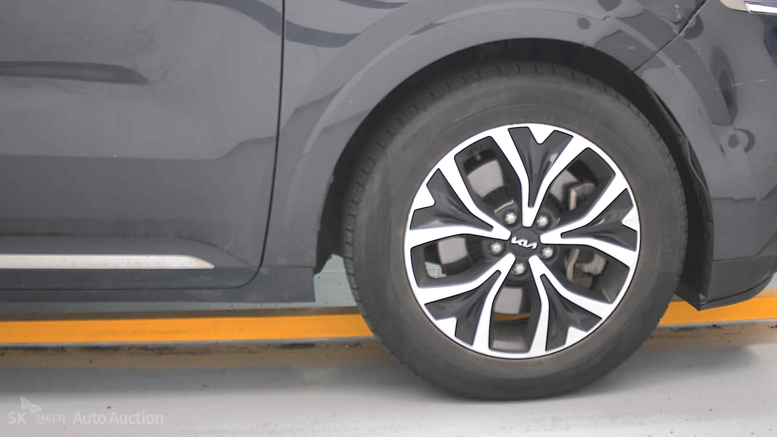 2022 - kia carnival