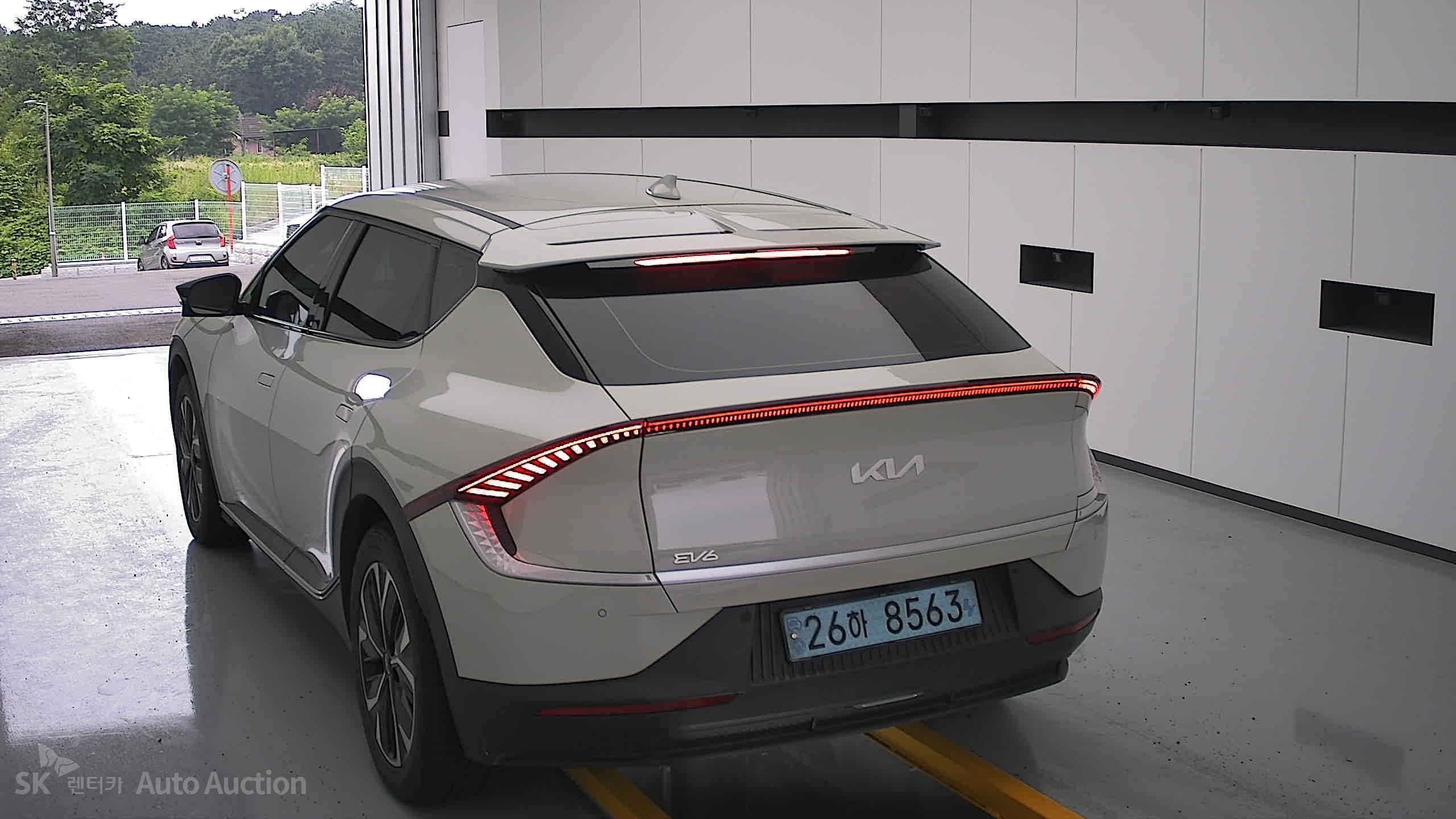 2022 - kia ev6