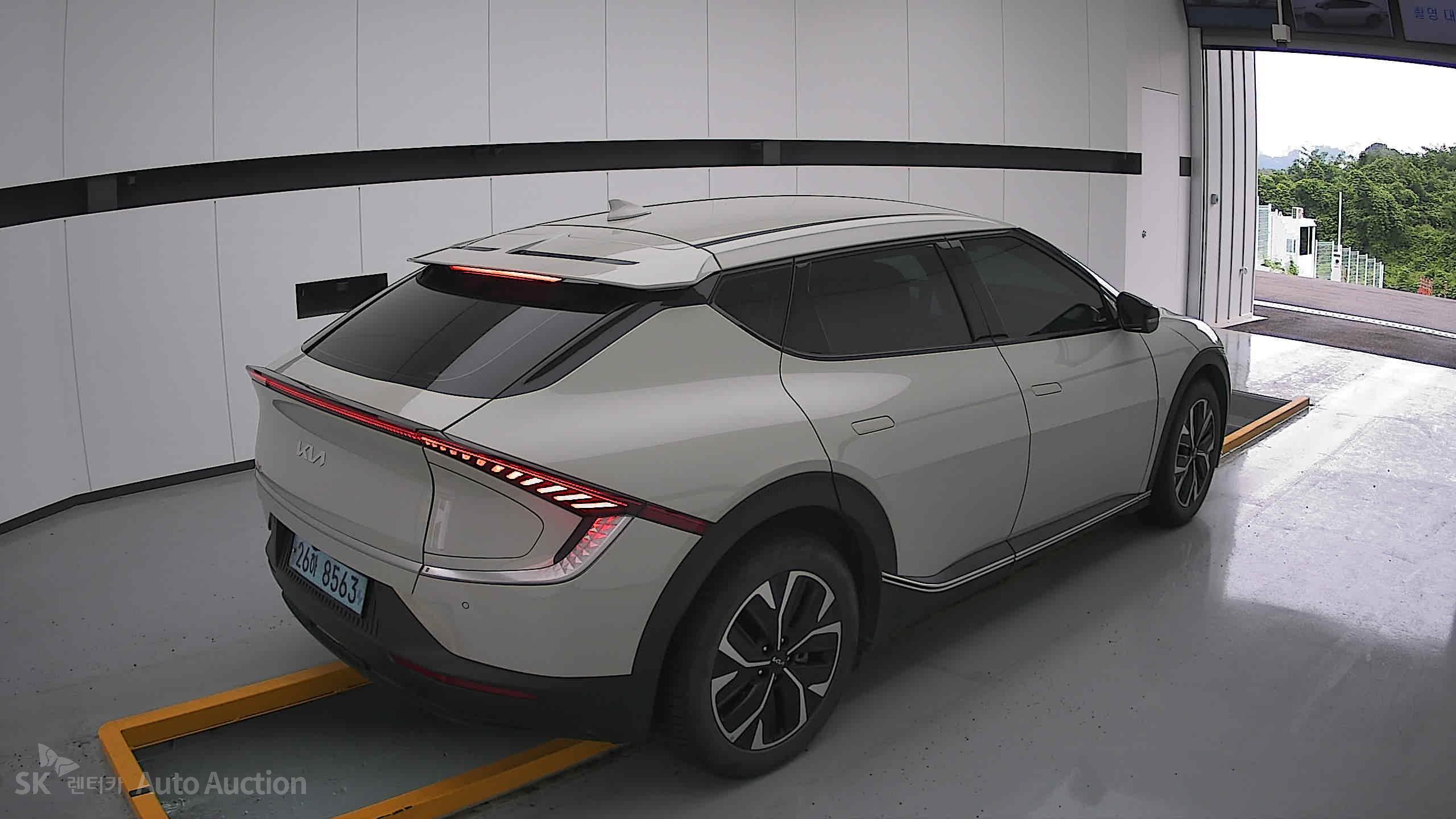 2022 - kia ev6