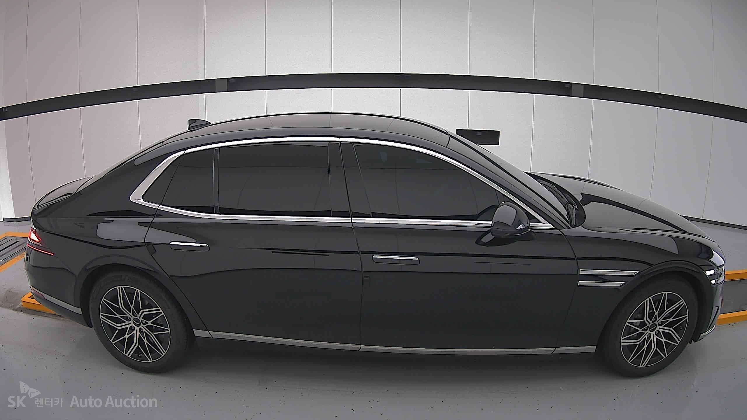 2022 - genesis g90