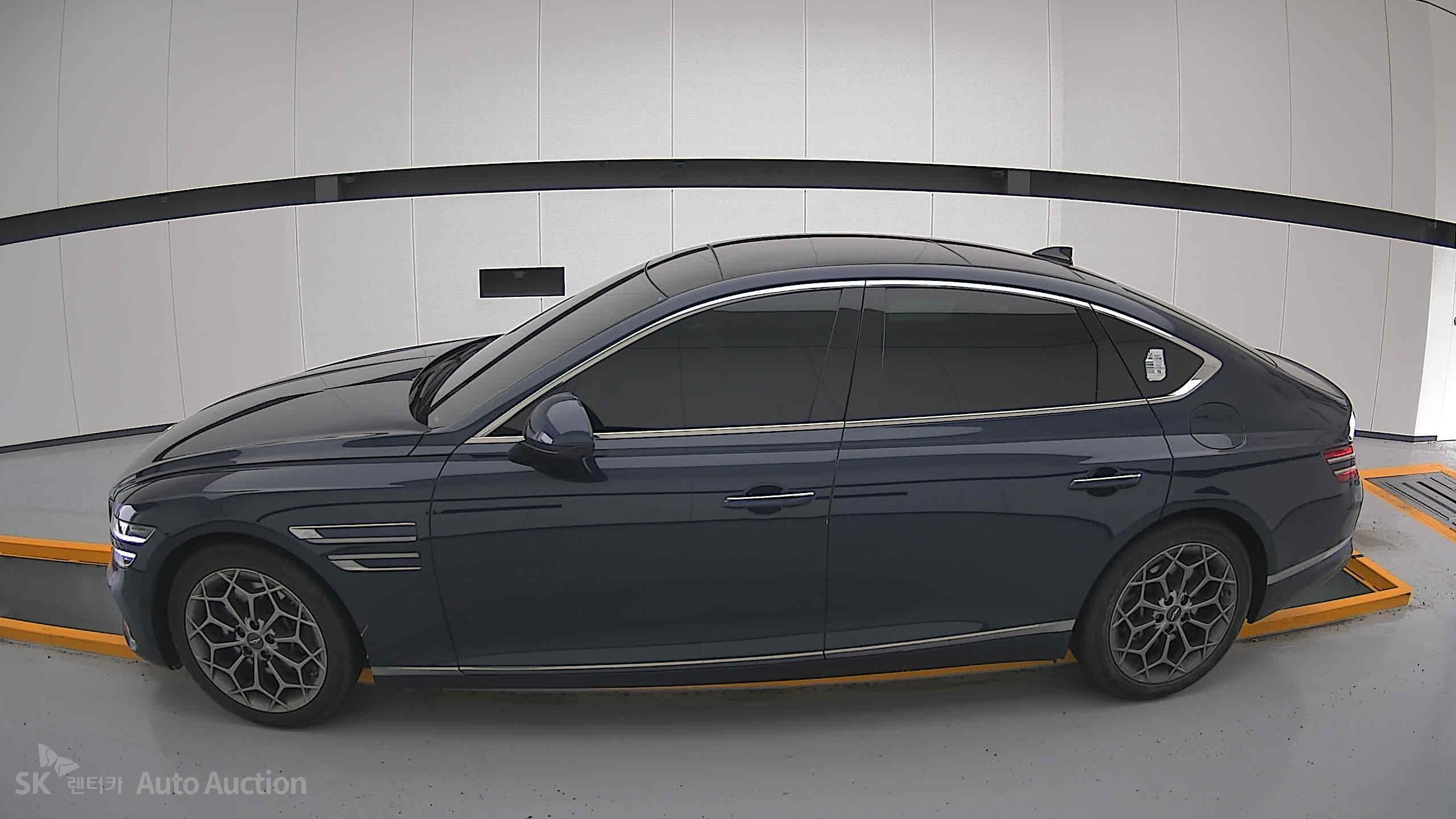 2021 - genesis g80
