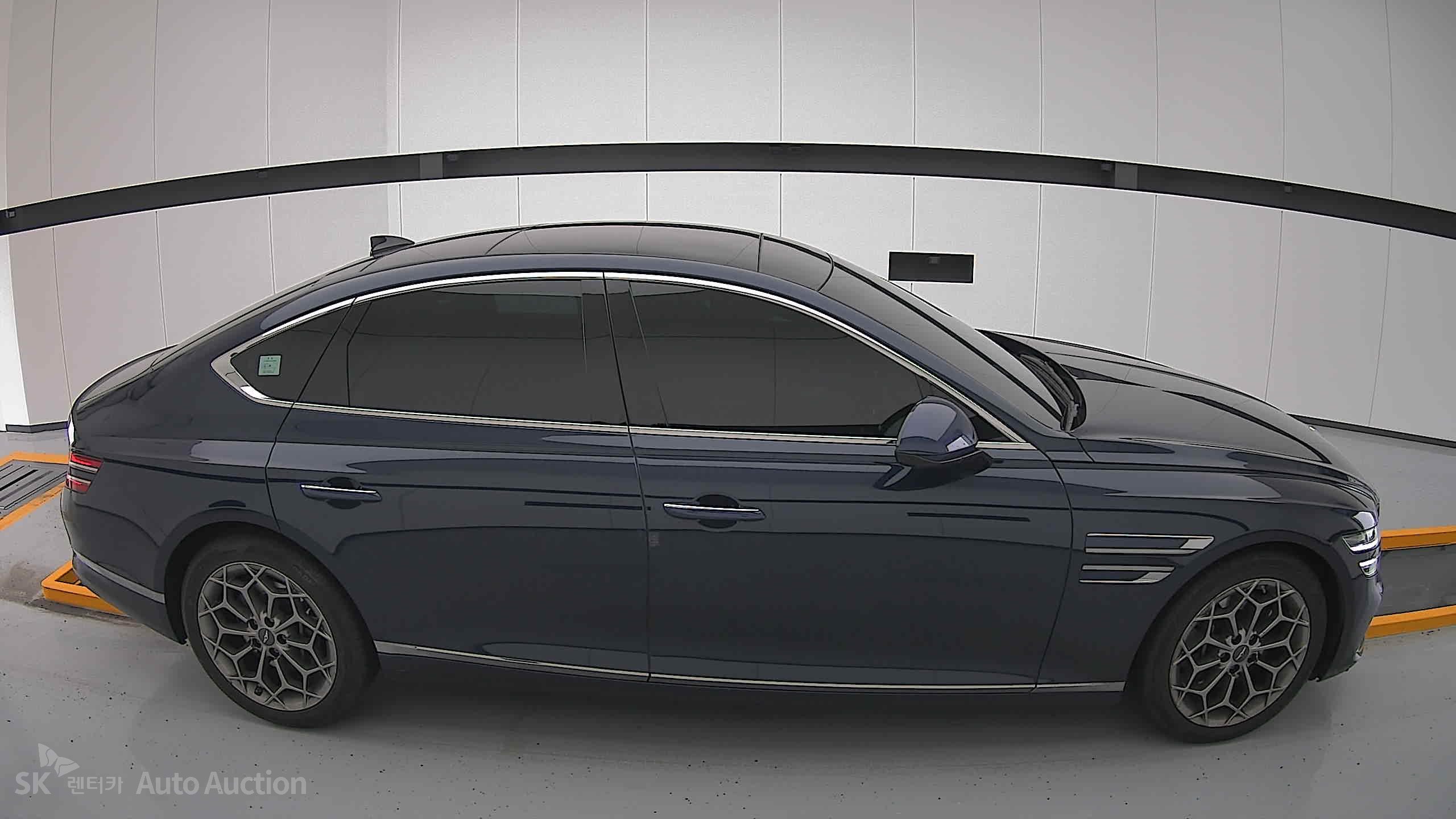 2021 - genesis g80