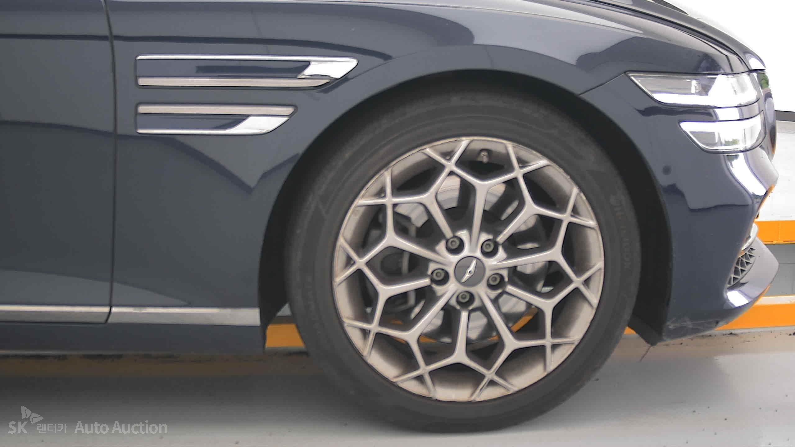 2021 - genesis g80