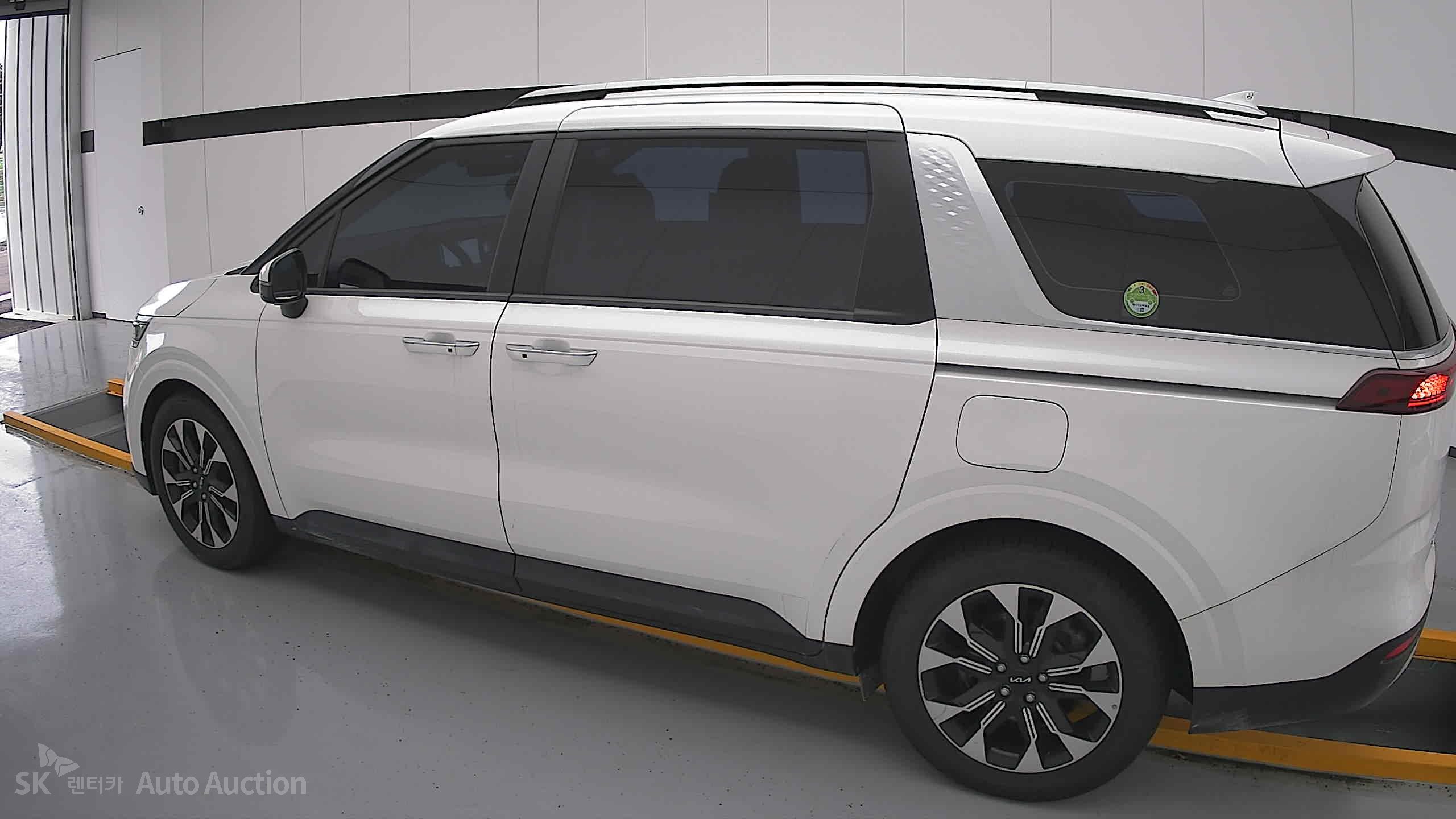 2023 - kia carnival
