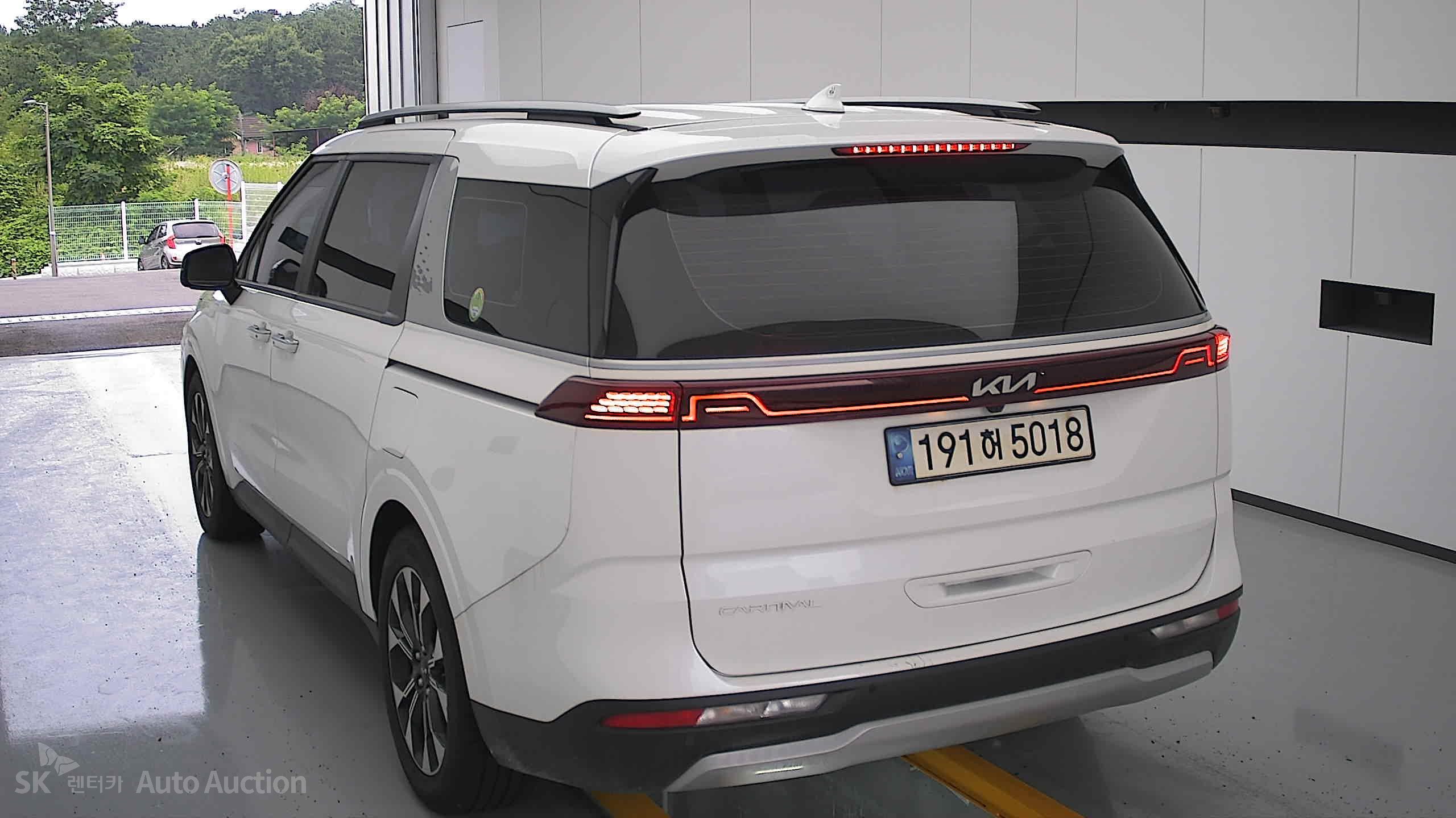 2023 - kia carnival