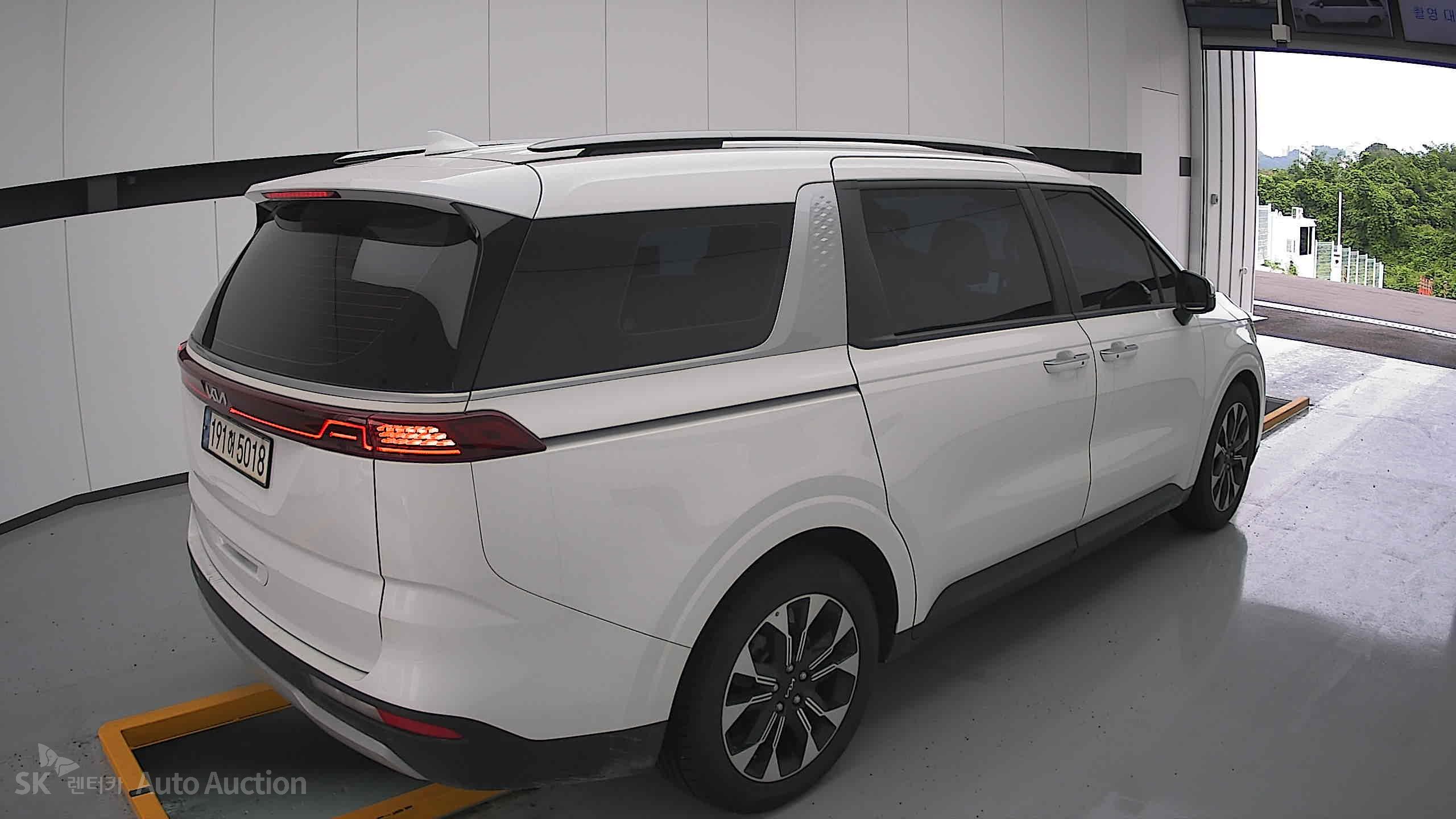 2023 - kia carnival
