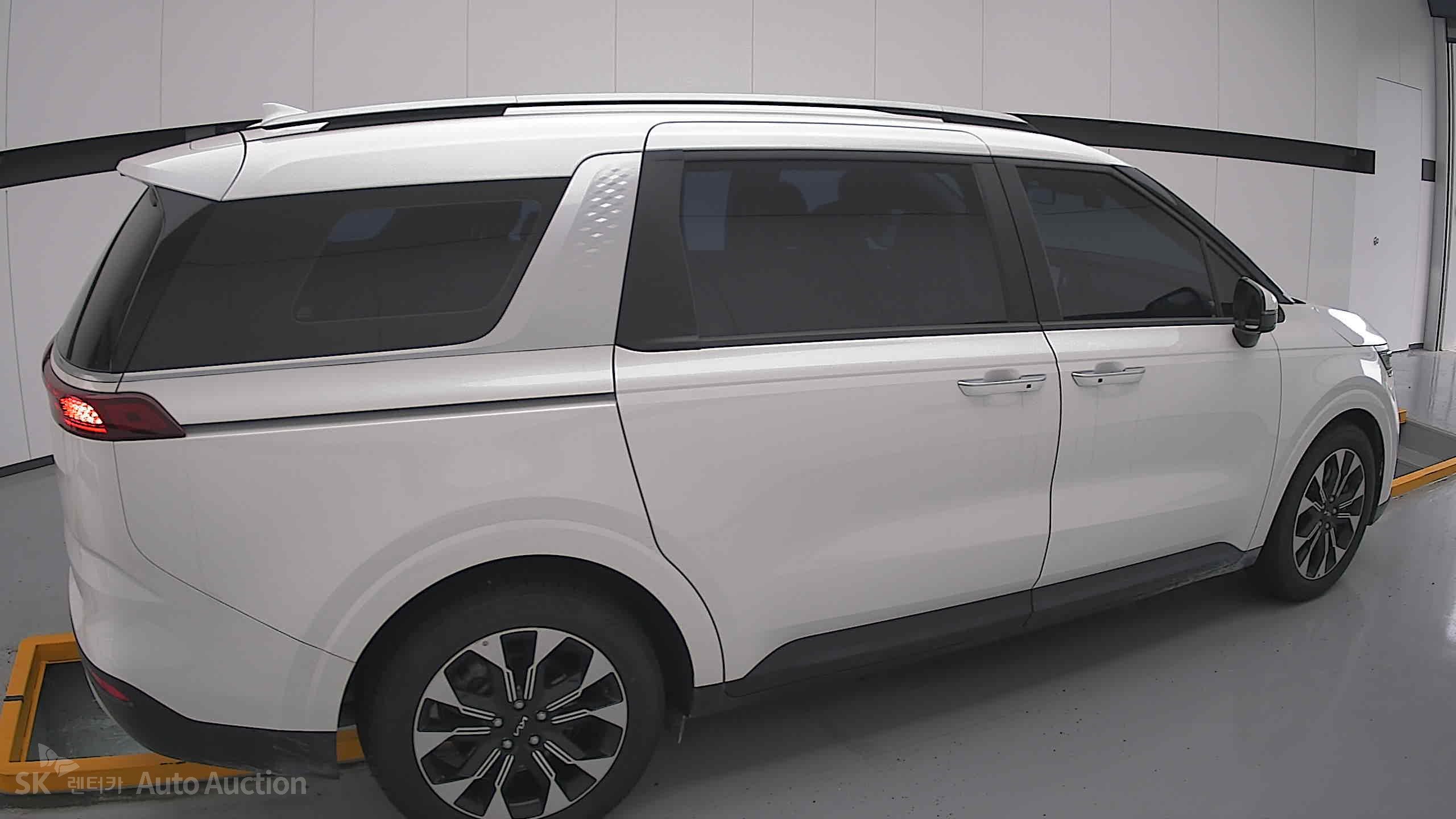 2023 - kia carnival