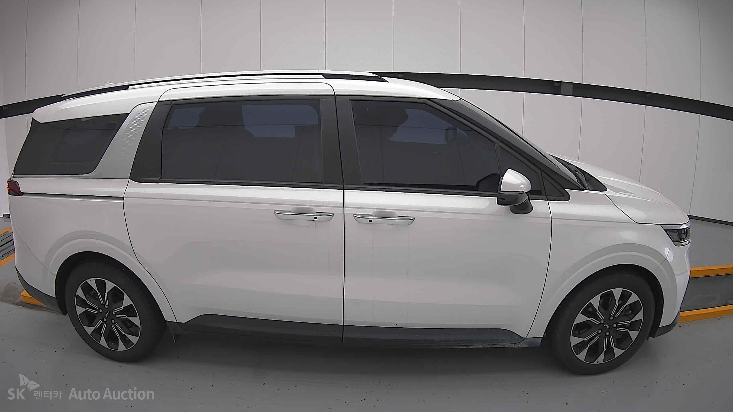 2023 - kia carnival