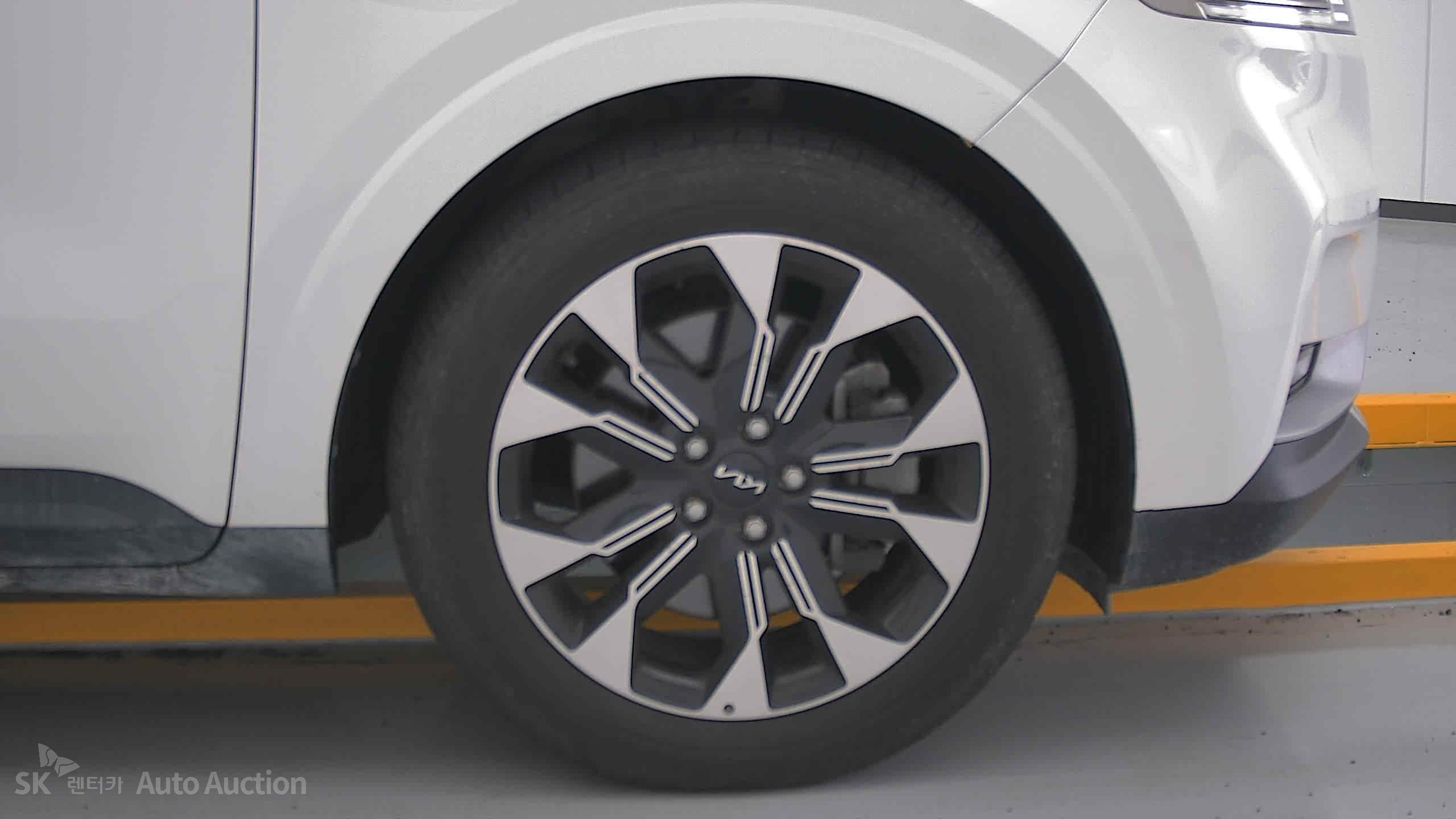 2023 - kia carnival