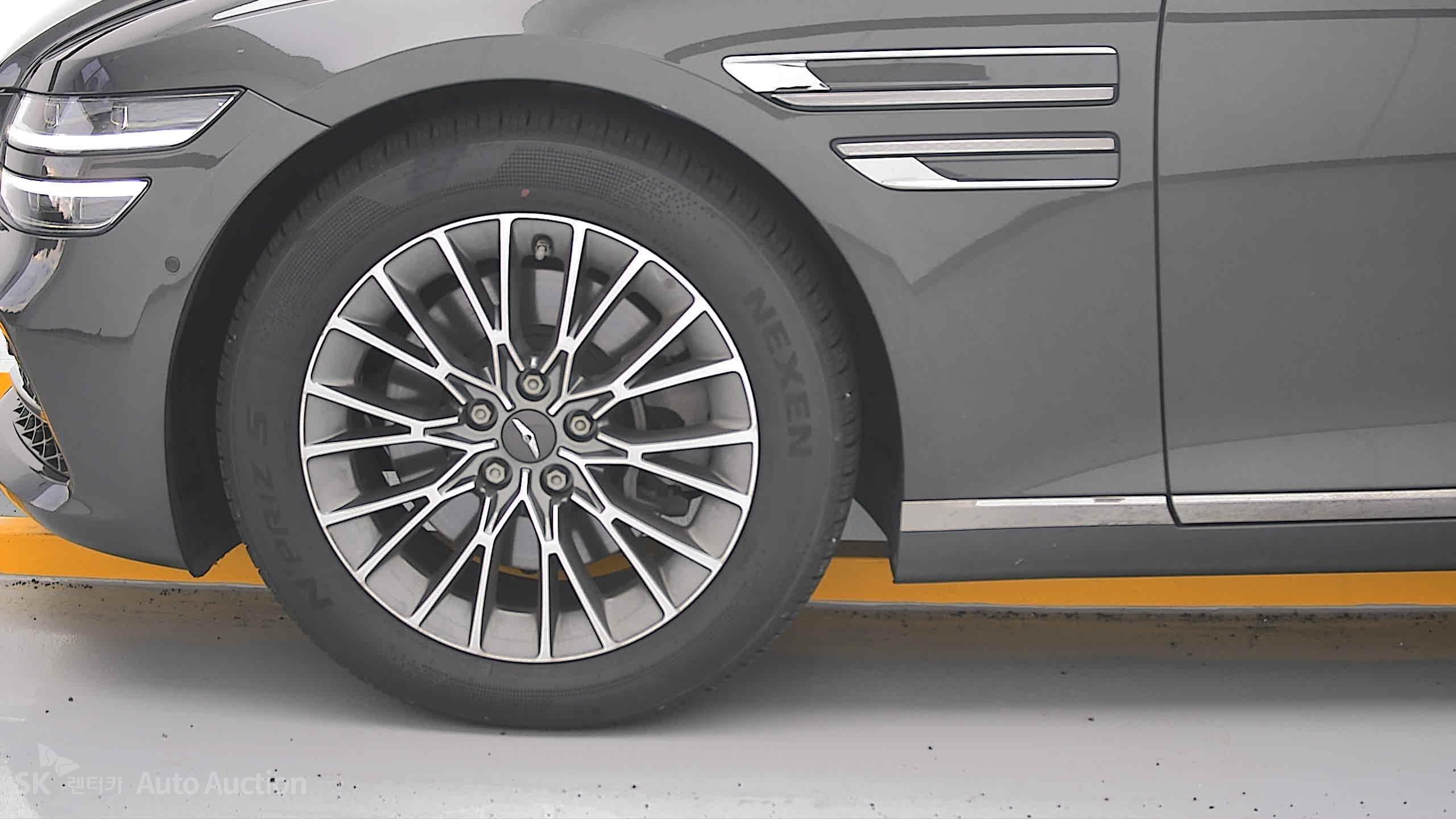 2022 - genesis g80