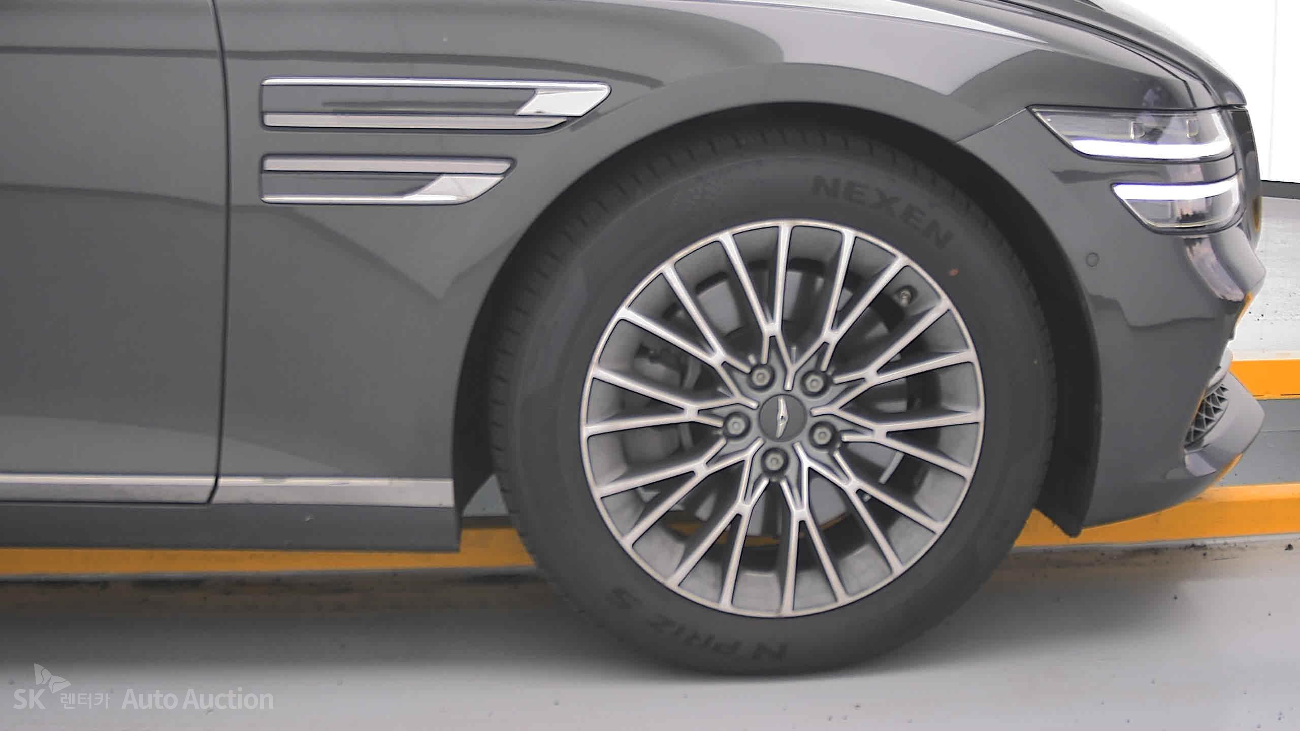 2022 - genesis g80