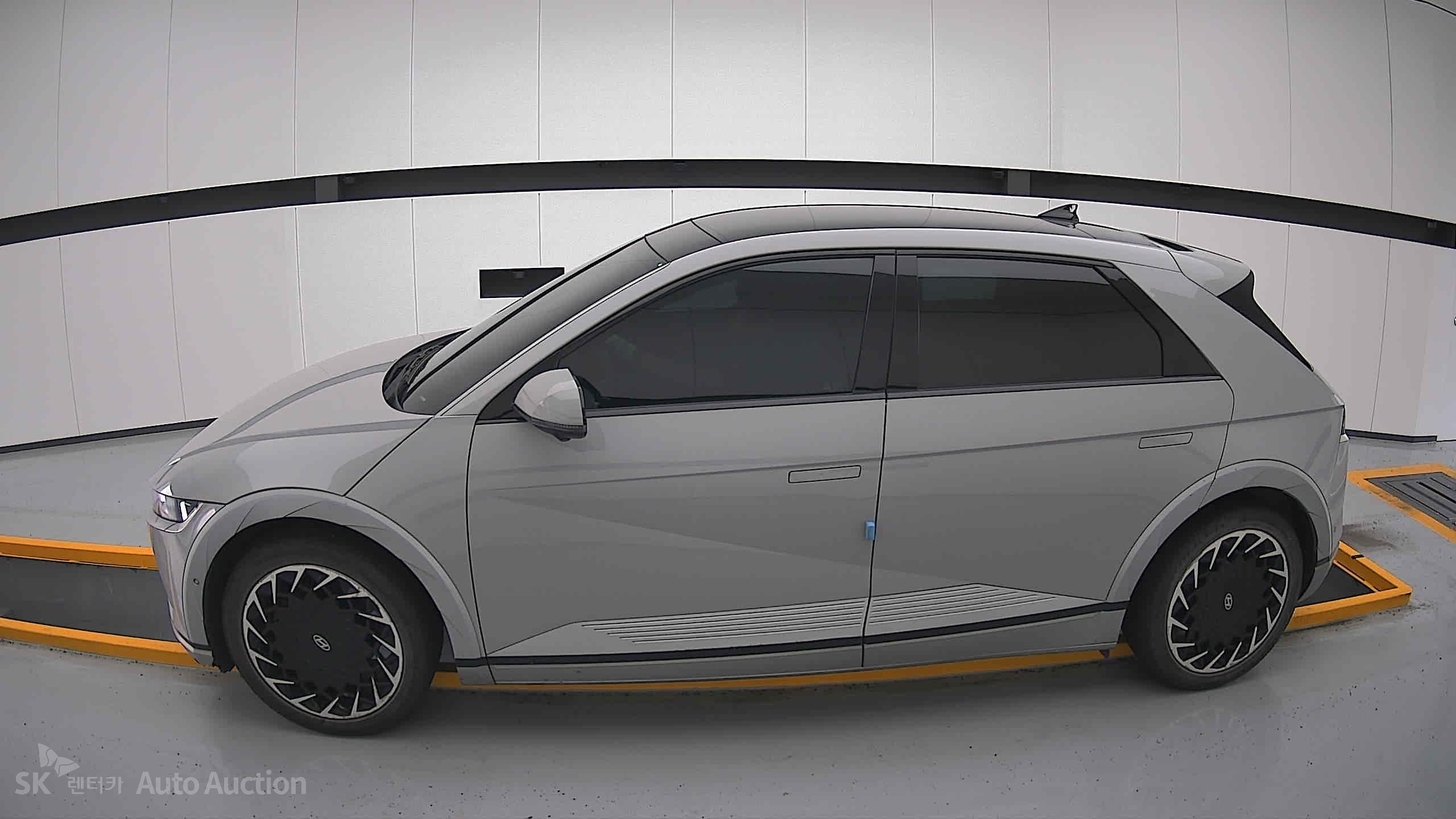 هيونداي Ioniq 2022 — صورة 13