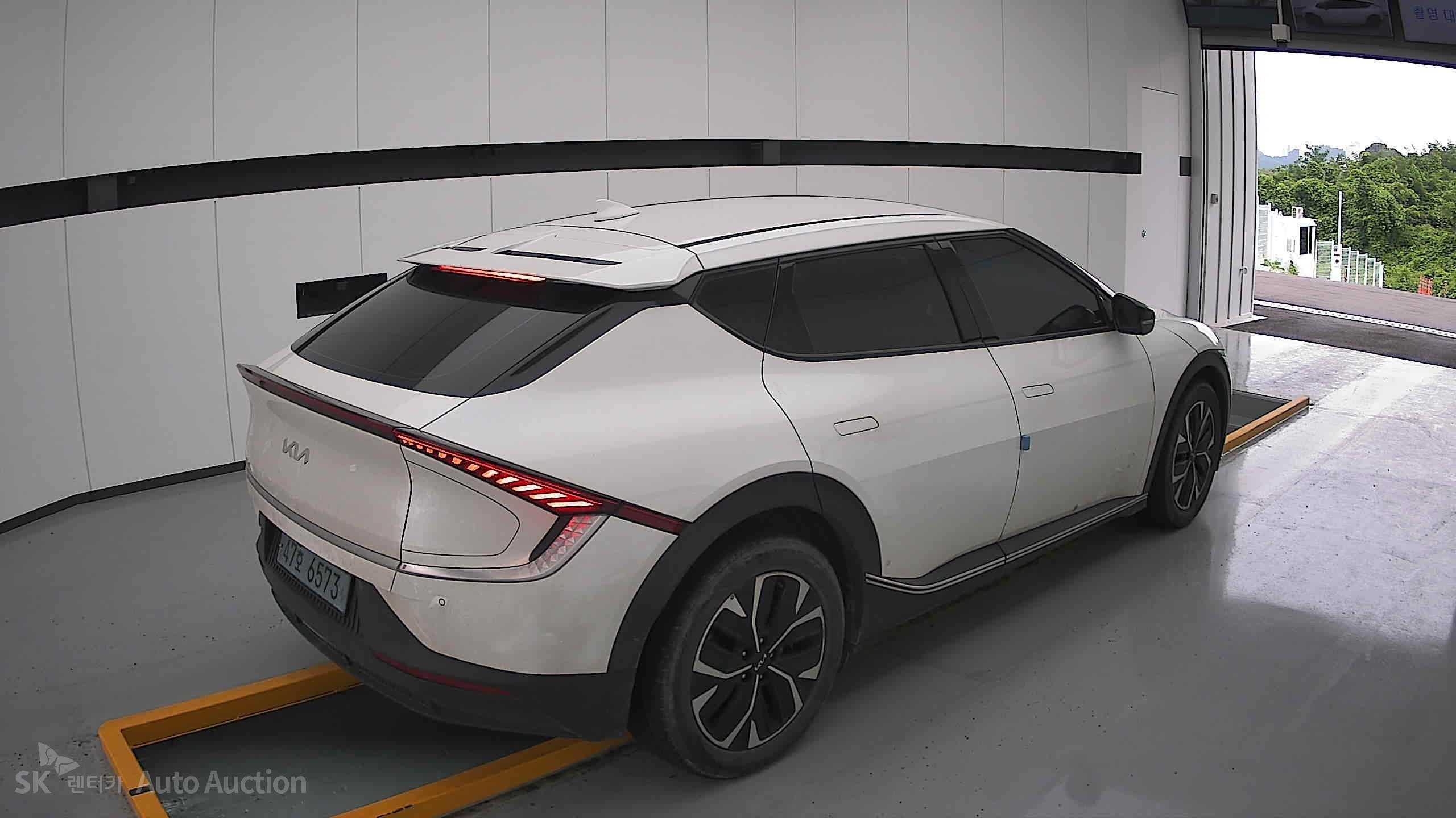 2022 - kia ev6