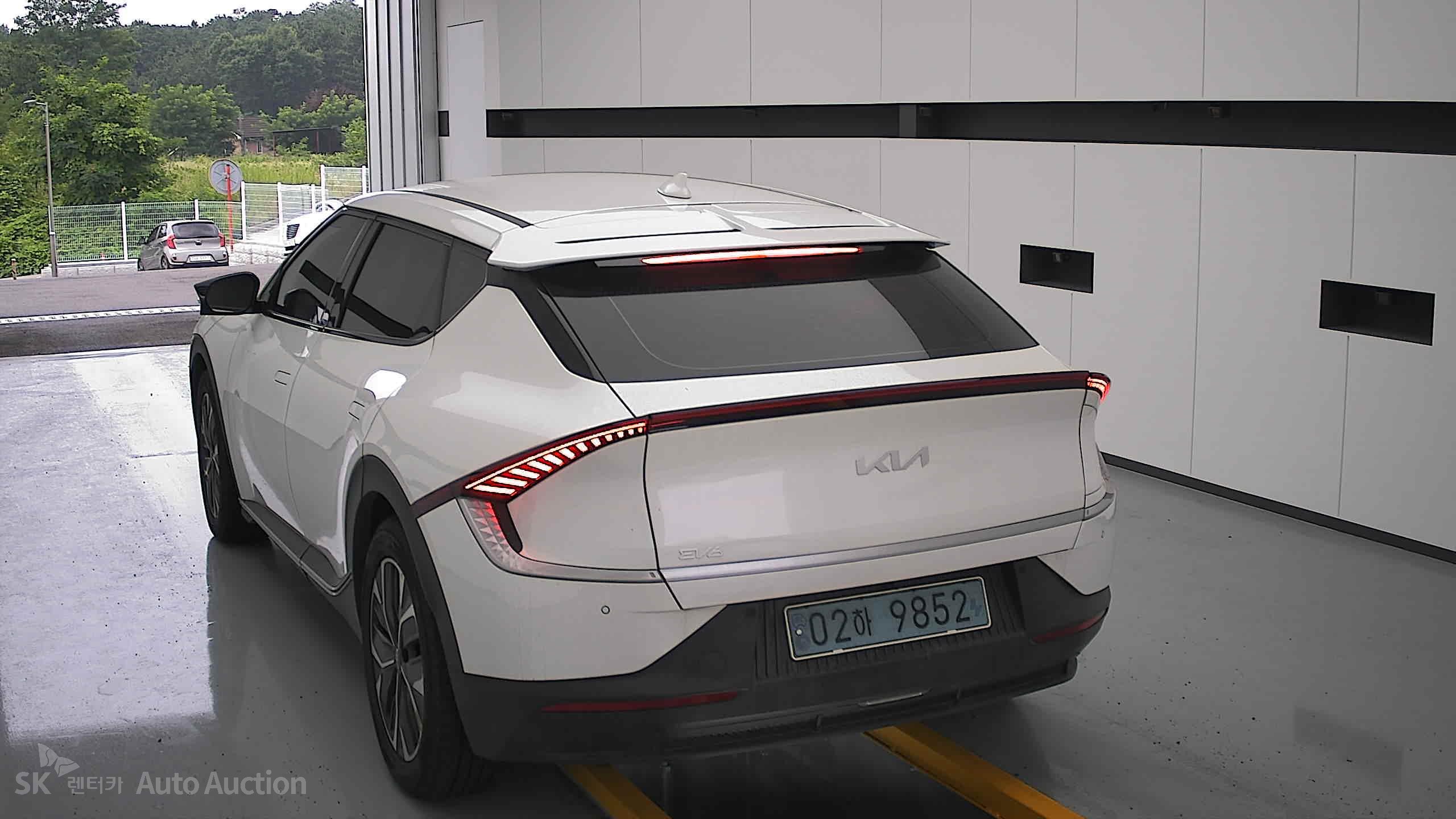 2022 - kia ev6