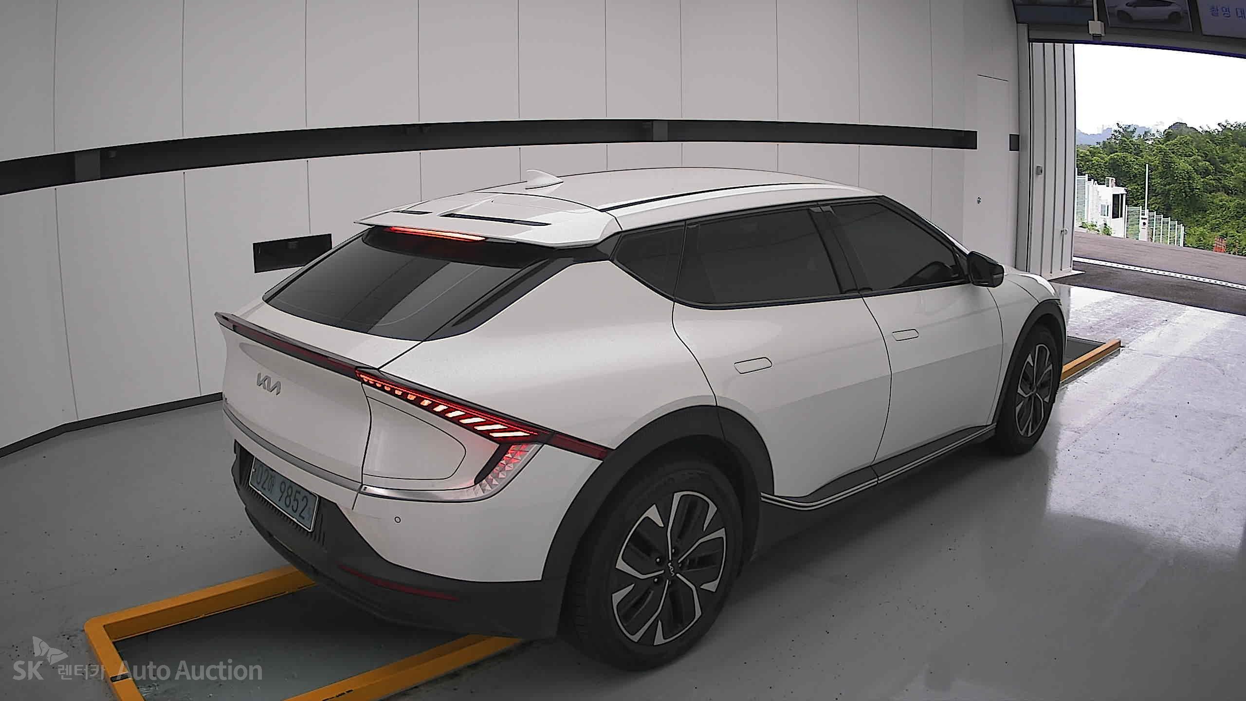 2022 - kia ev6