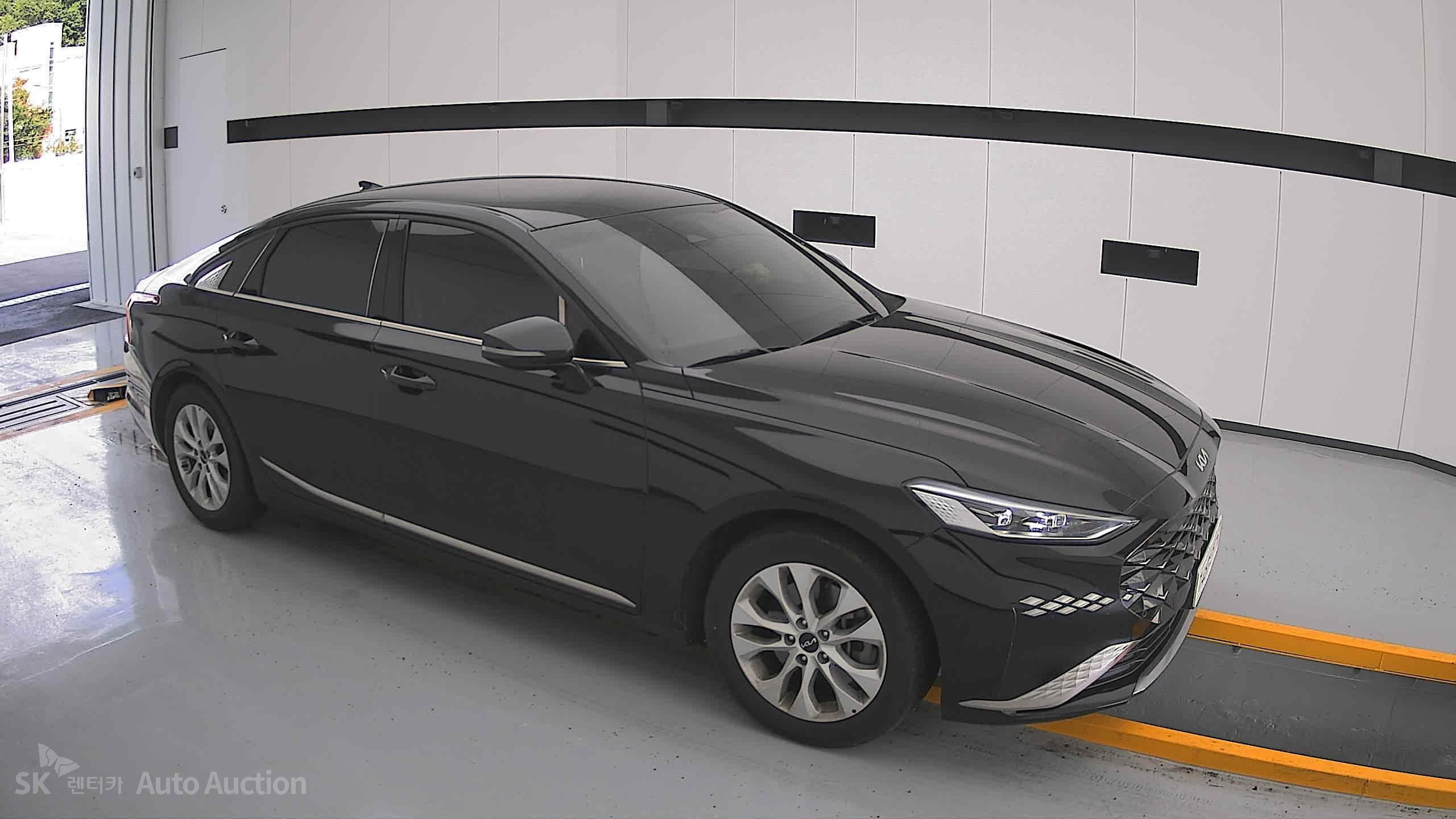 2022 - kia k8