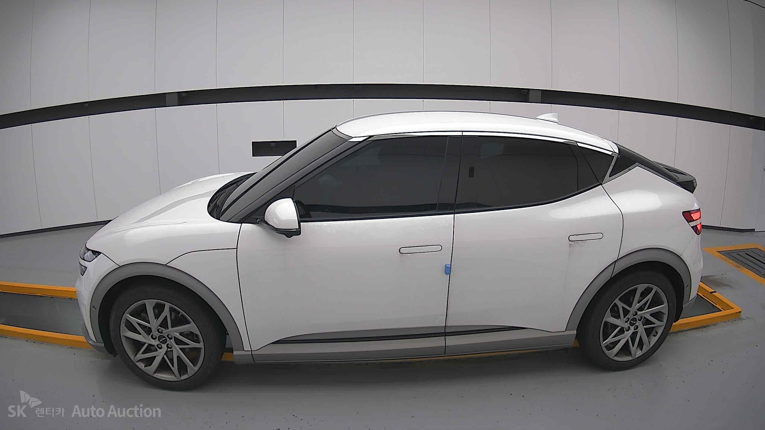2022 - genesis gv60