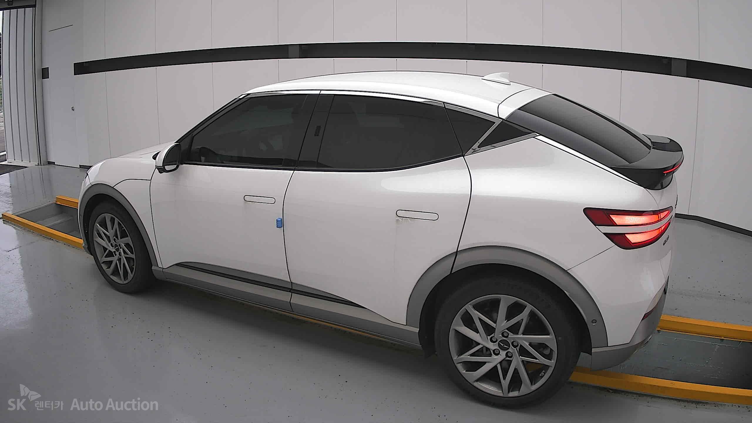 2022 - genesis gv60