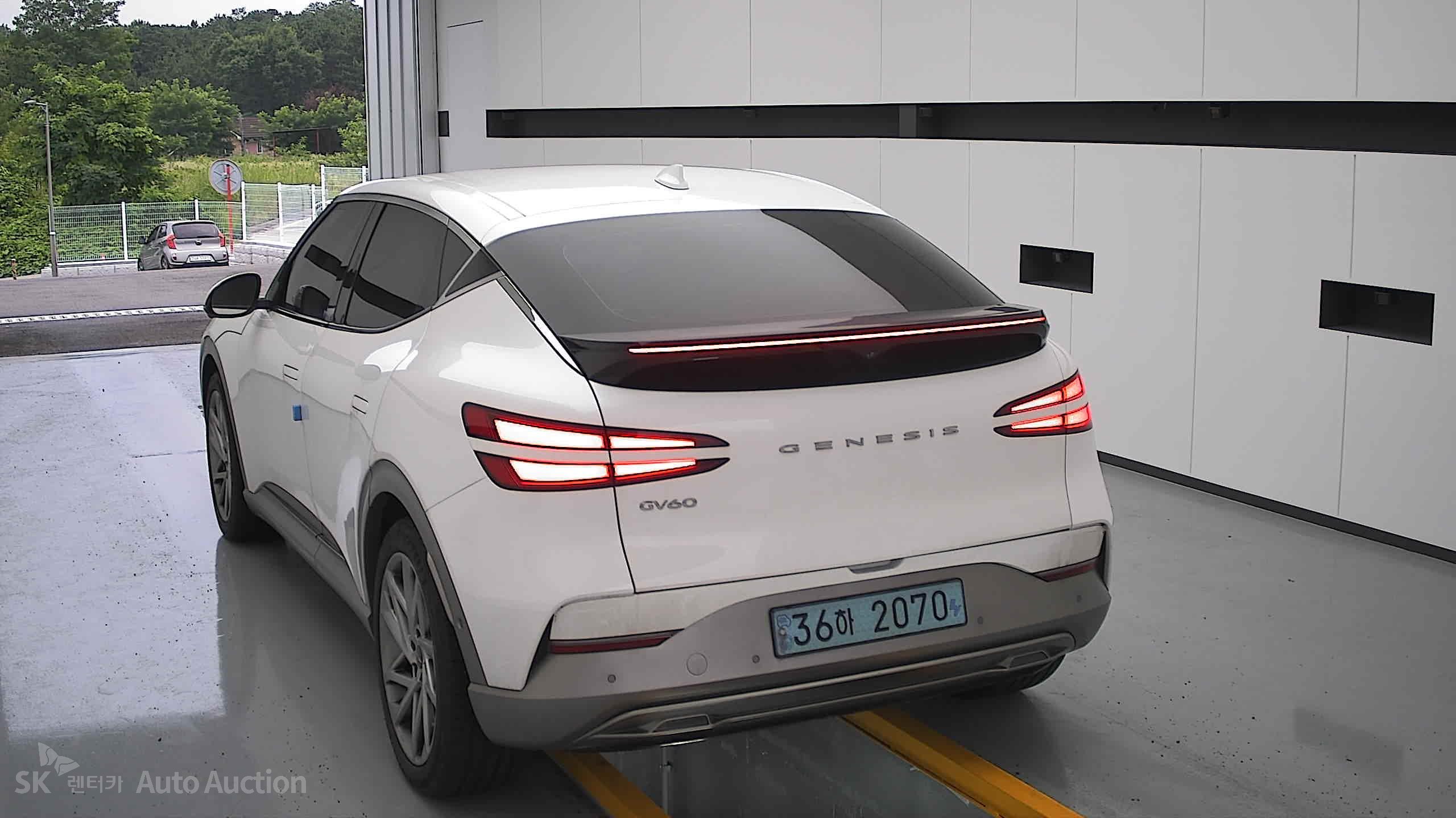 2022 - genesis gv60