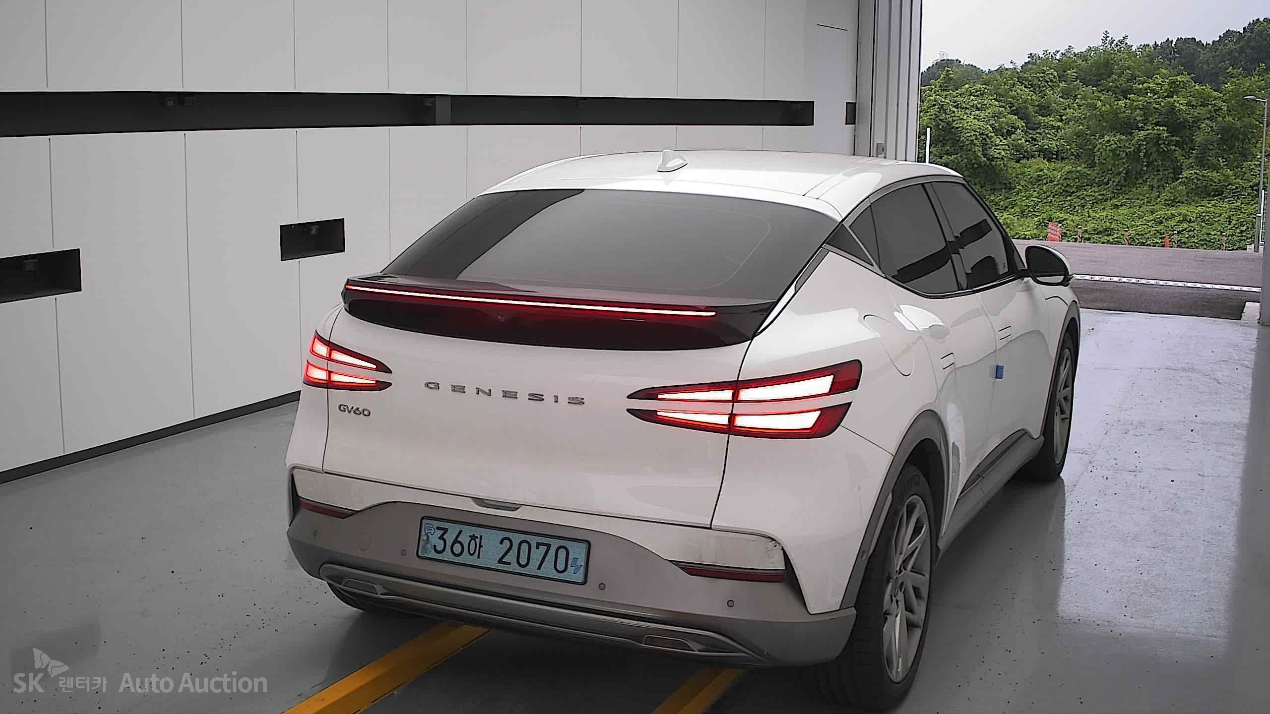 2022 - genesis gv60
