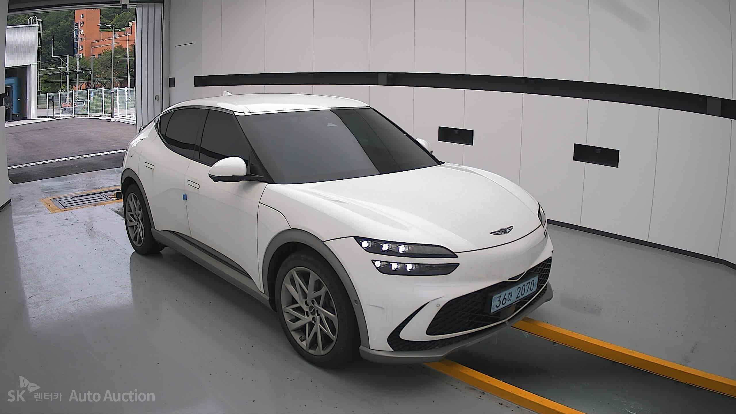 2022 - genesis gv60